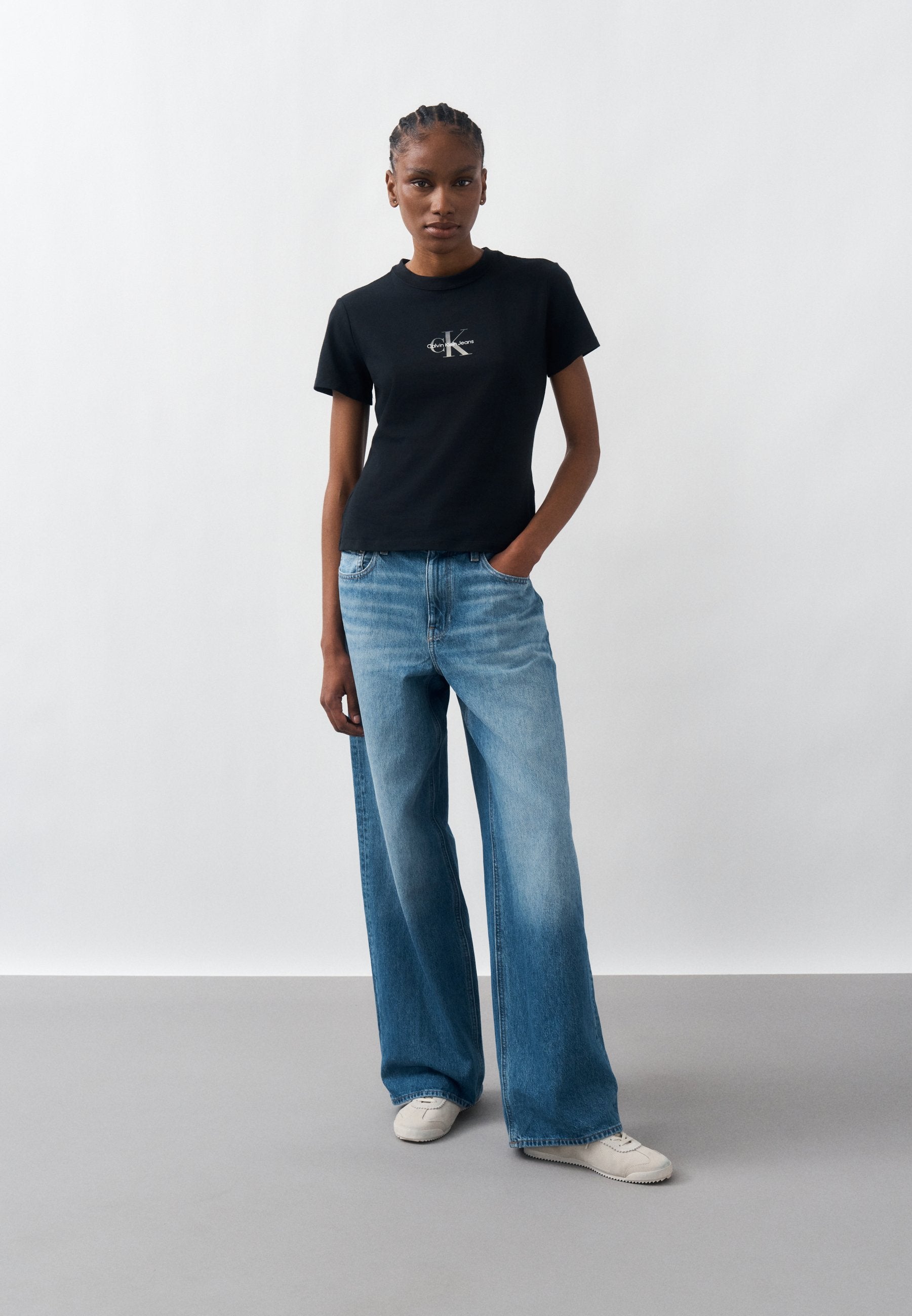 GRADIENT MONOLOGO SLIM TEE - Basic T-shirt - black