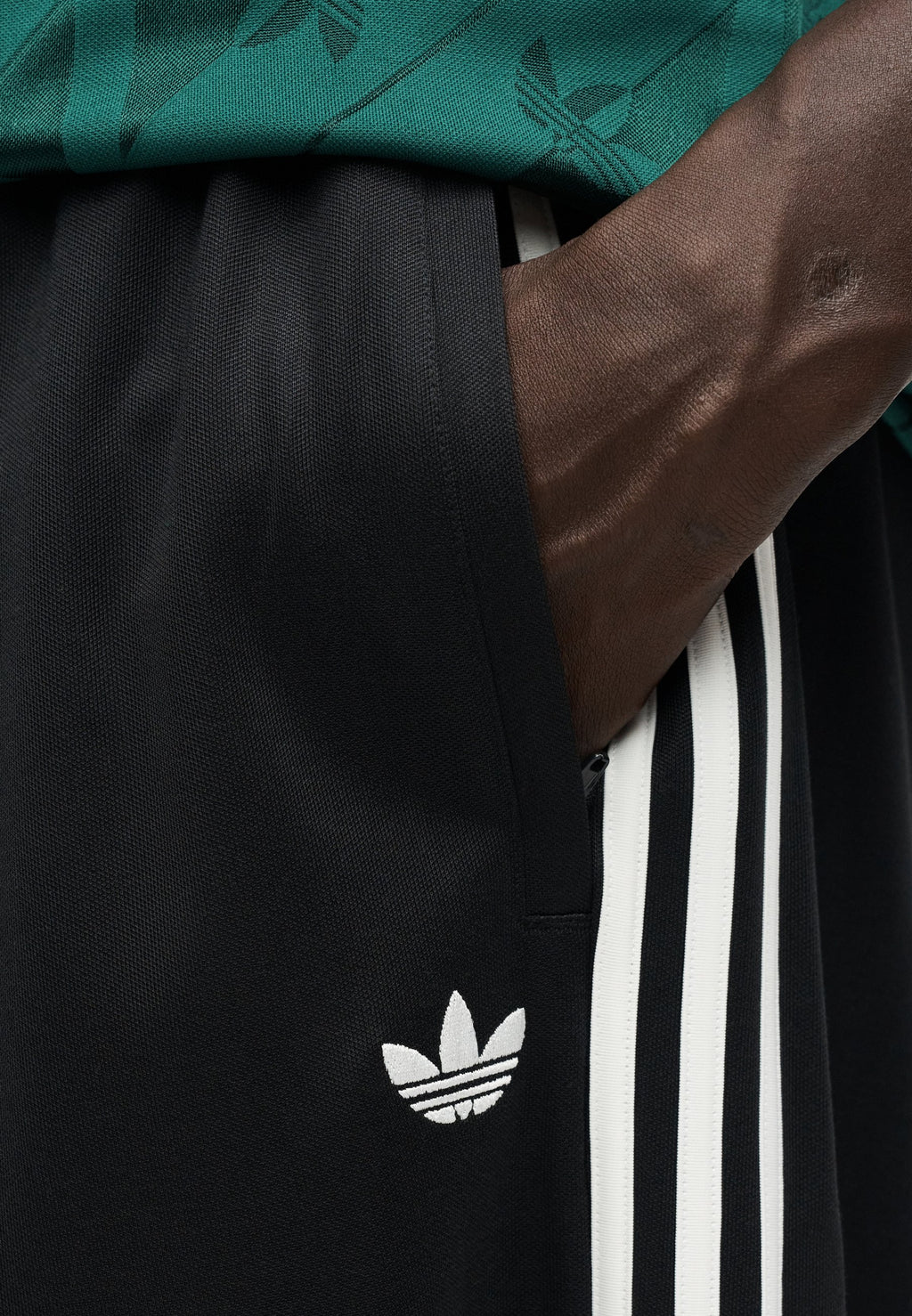Tracksuit bottoms - black