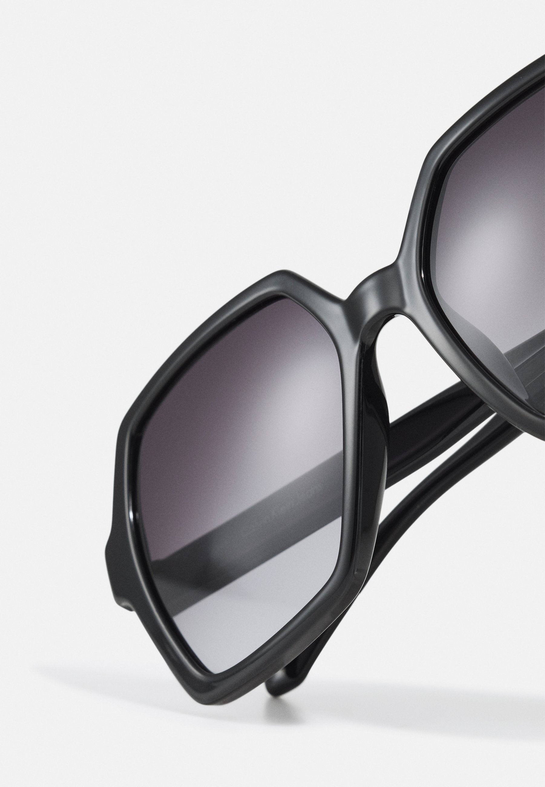 Sunglasses - black