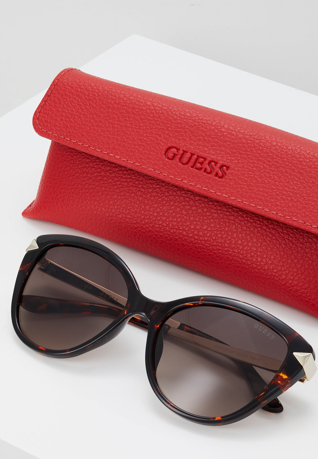 Sunglasses - black