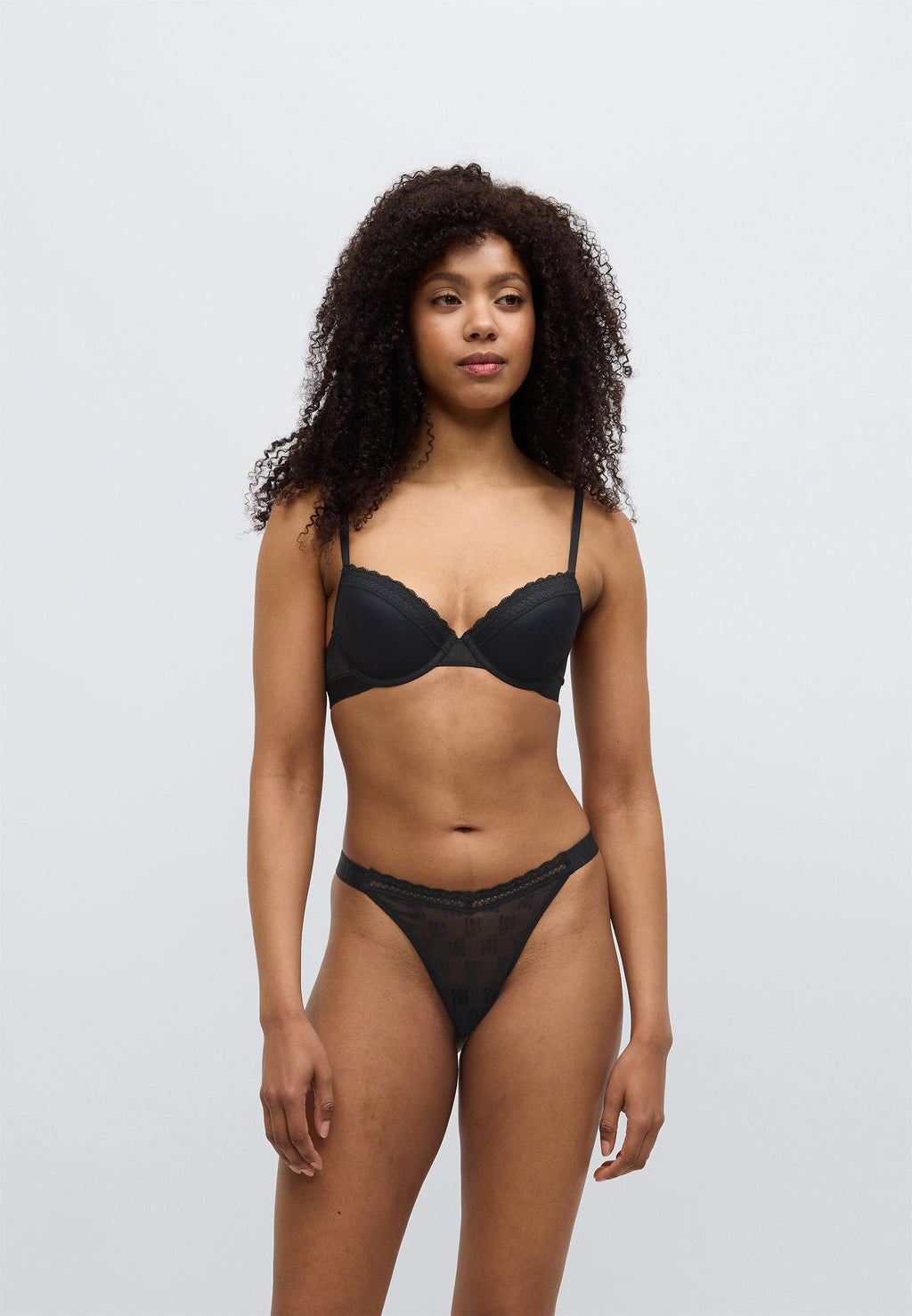 SARTORIAL - String - black