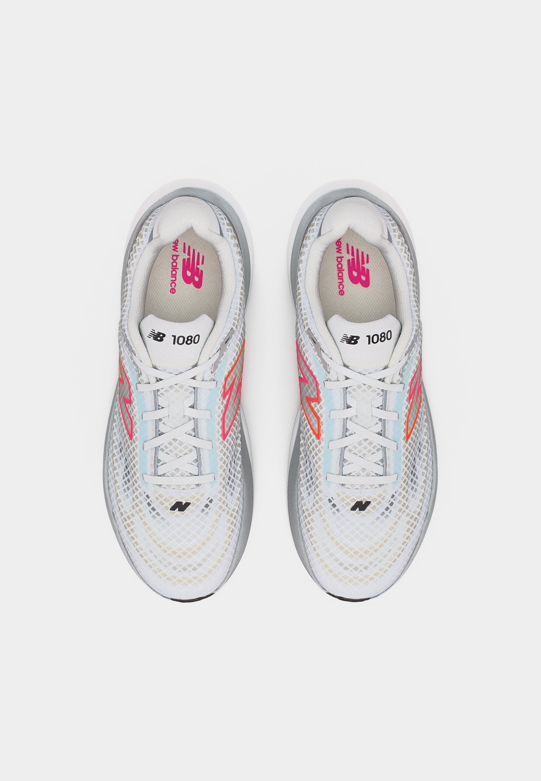 1080V15 - Road running shoes - white