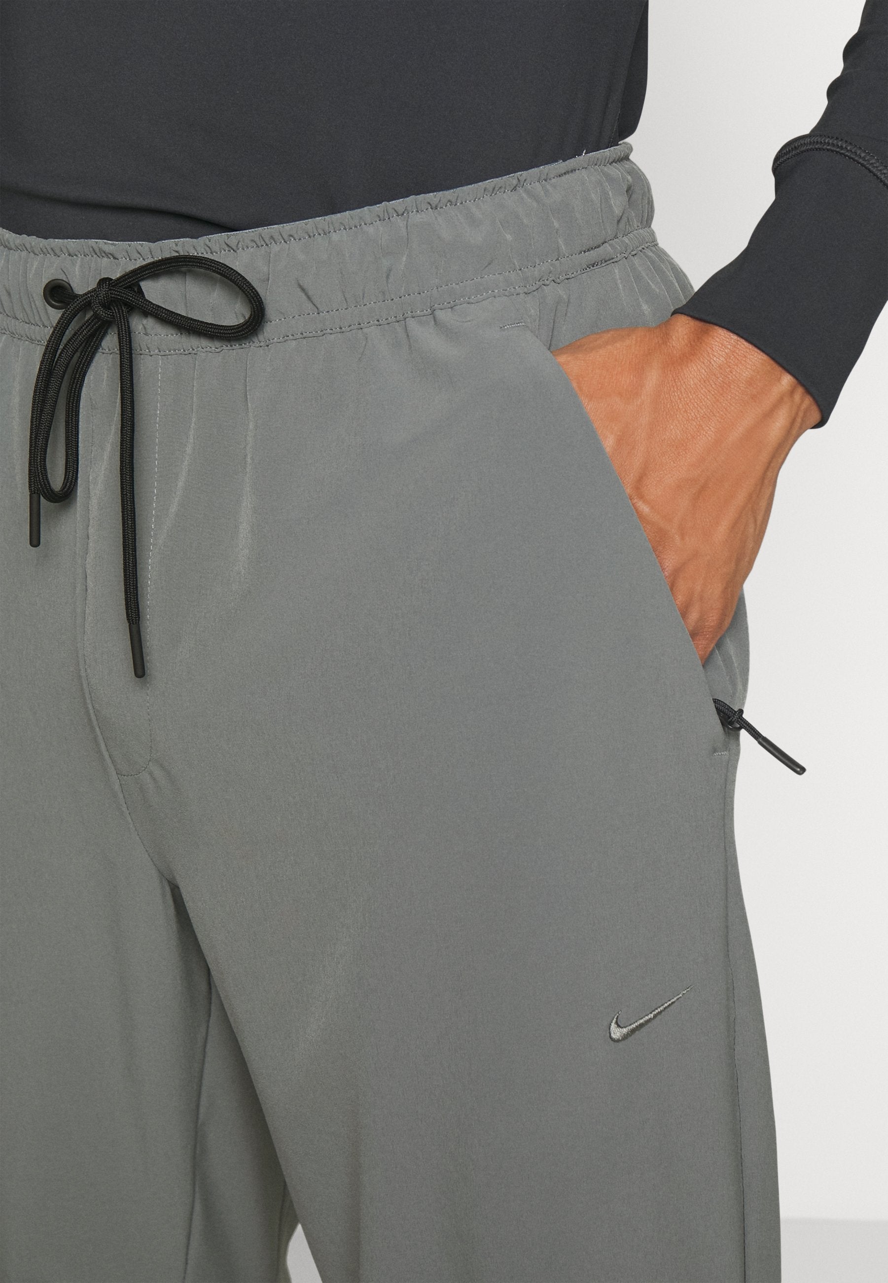 UNLIMITED - Tracksuit bottoms - smoke grey/black/reflective silver