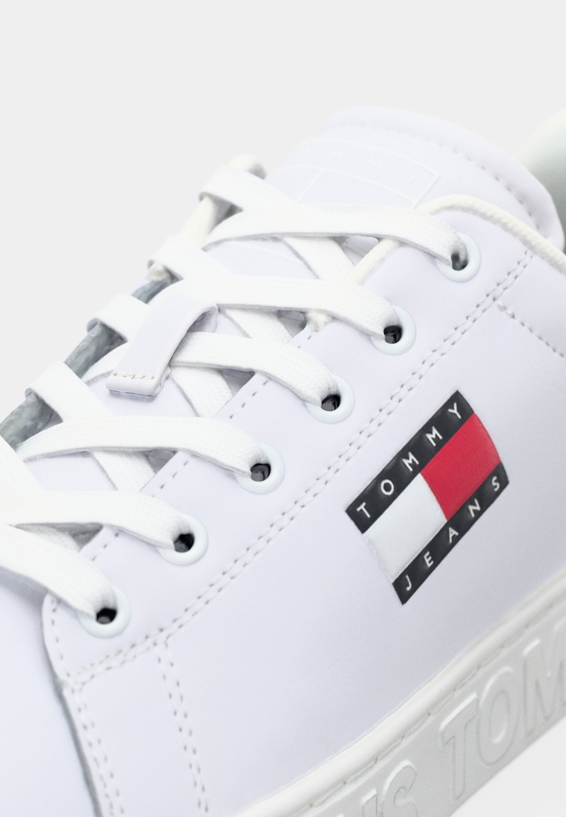 LOGO OUTSOLE - Trainers - white