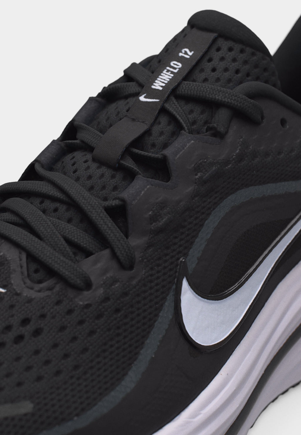 AIR WINFLO 12 - Road running shoes - black/white/dark smoke grey