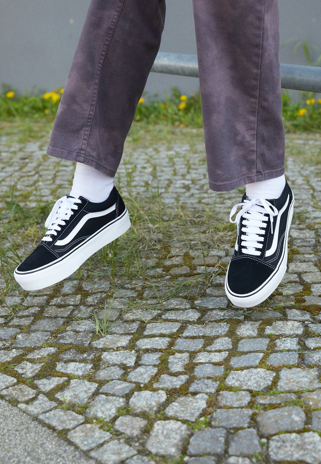 UA OLD SKOOL PLATFORM - Trainers - black/white