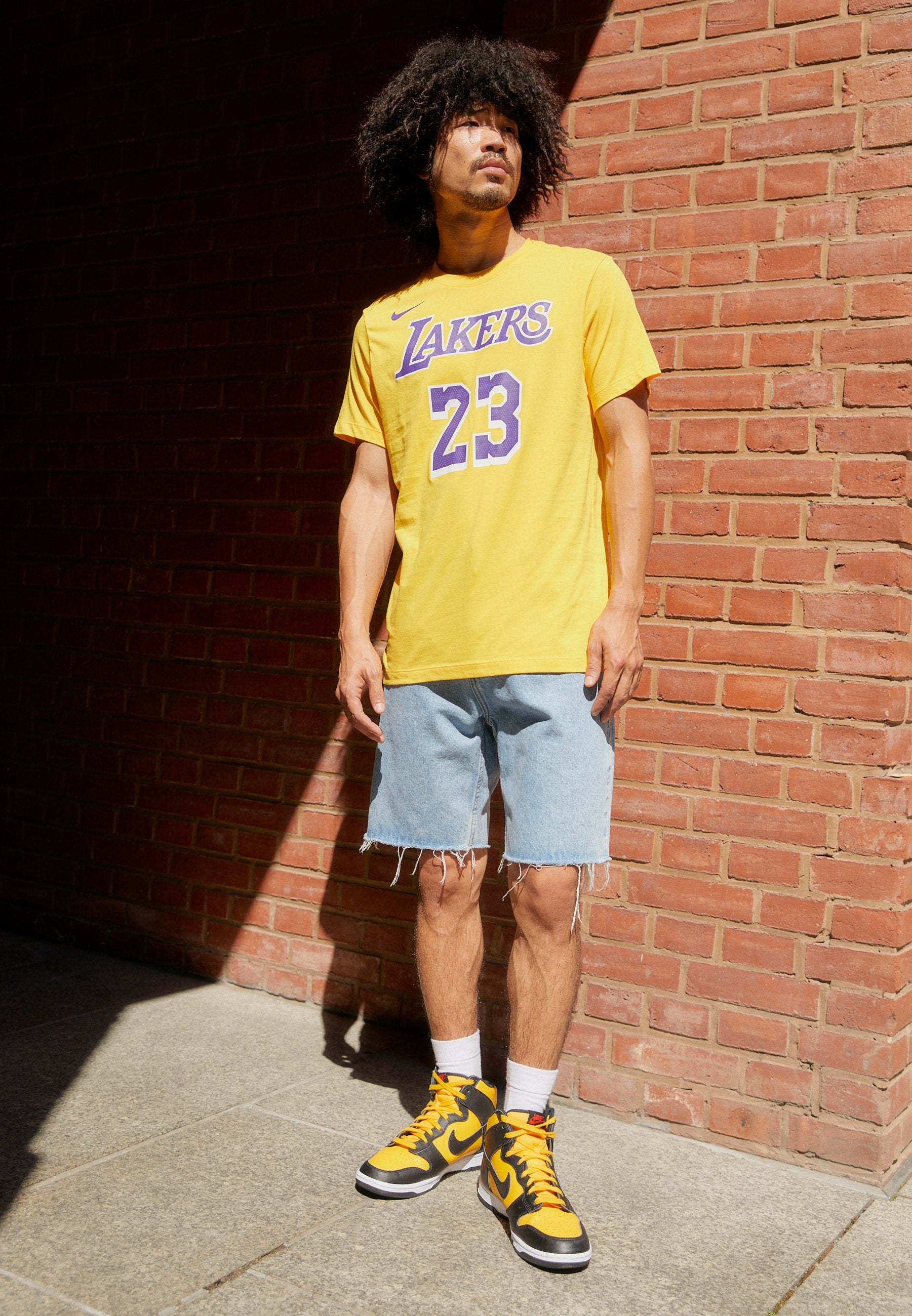 LOS ANGELES LAKERS TEE LUKA DONCIC - Tenue de club - jaune