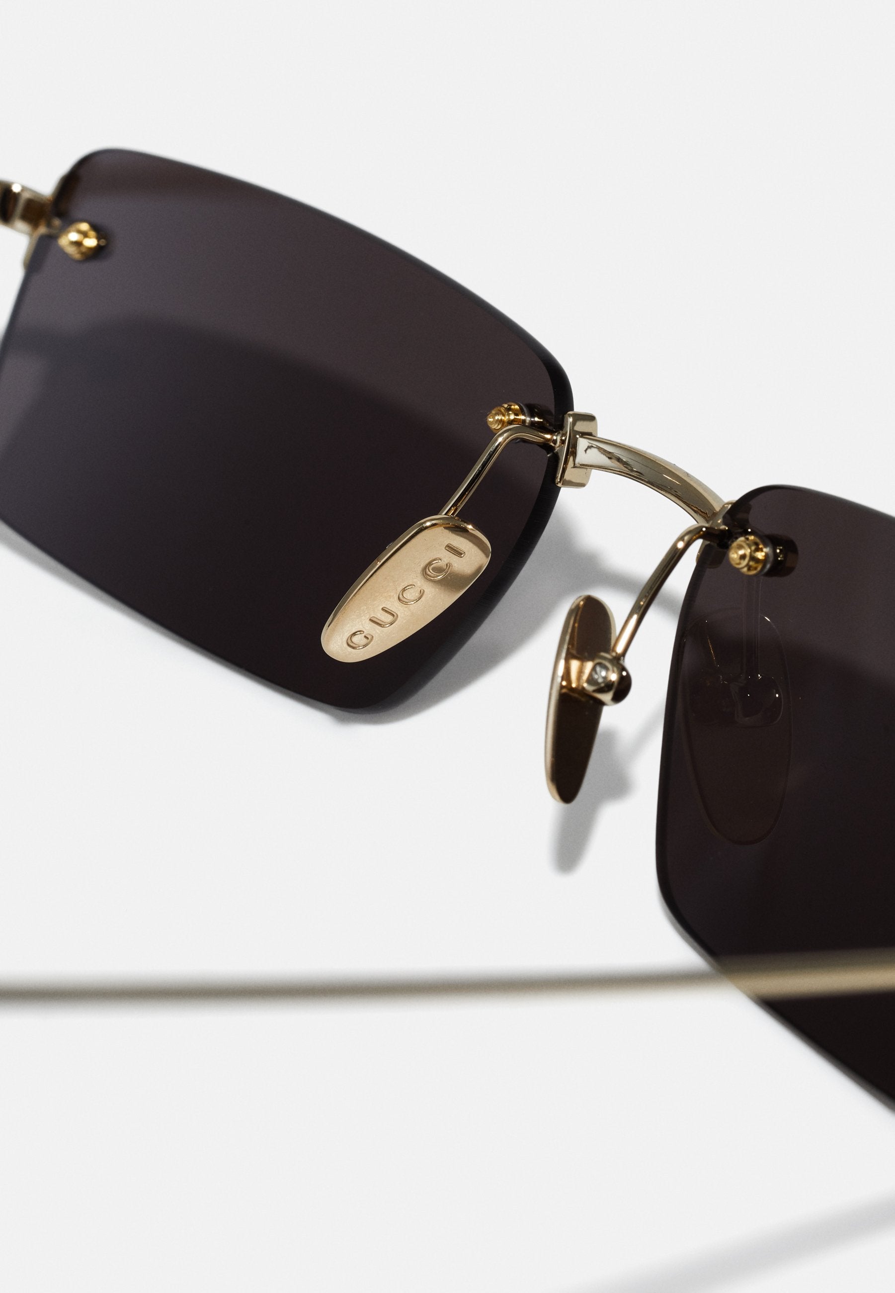 Lunettes de soleil - couleur or/grises