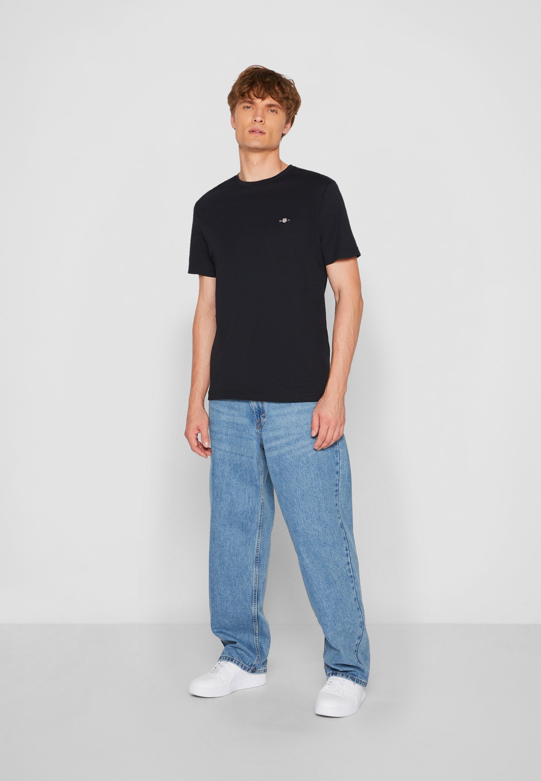 REG SHIELD SS T-SHIRT - Basic T-shirt - black