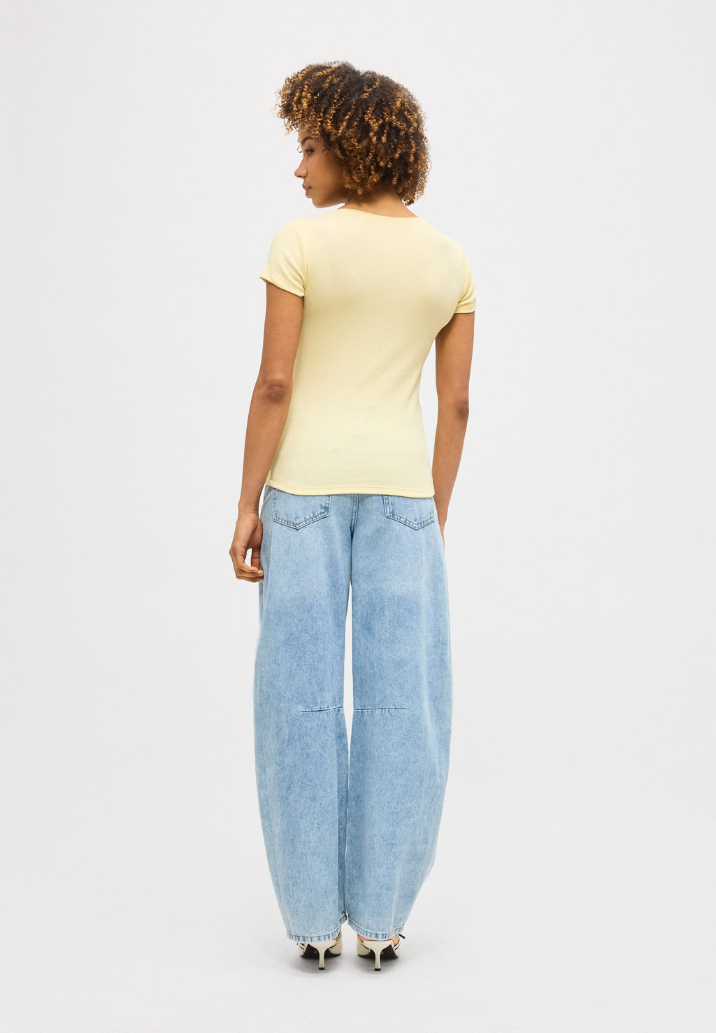 LOGO HORSESHORE - Basic T-shirt - yellow