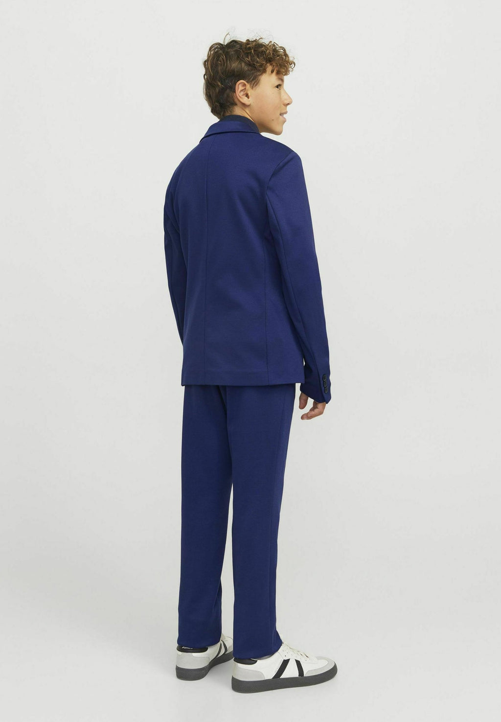 Single breasted and tailored JJEJAXON Suit Junior - Suit - medieval blue
