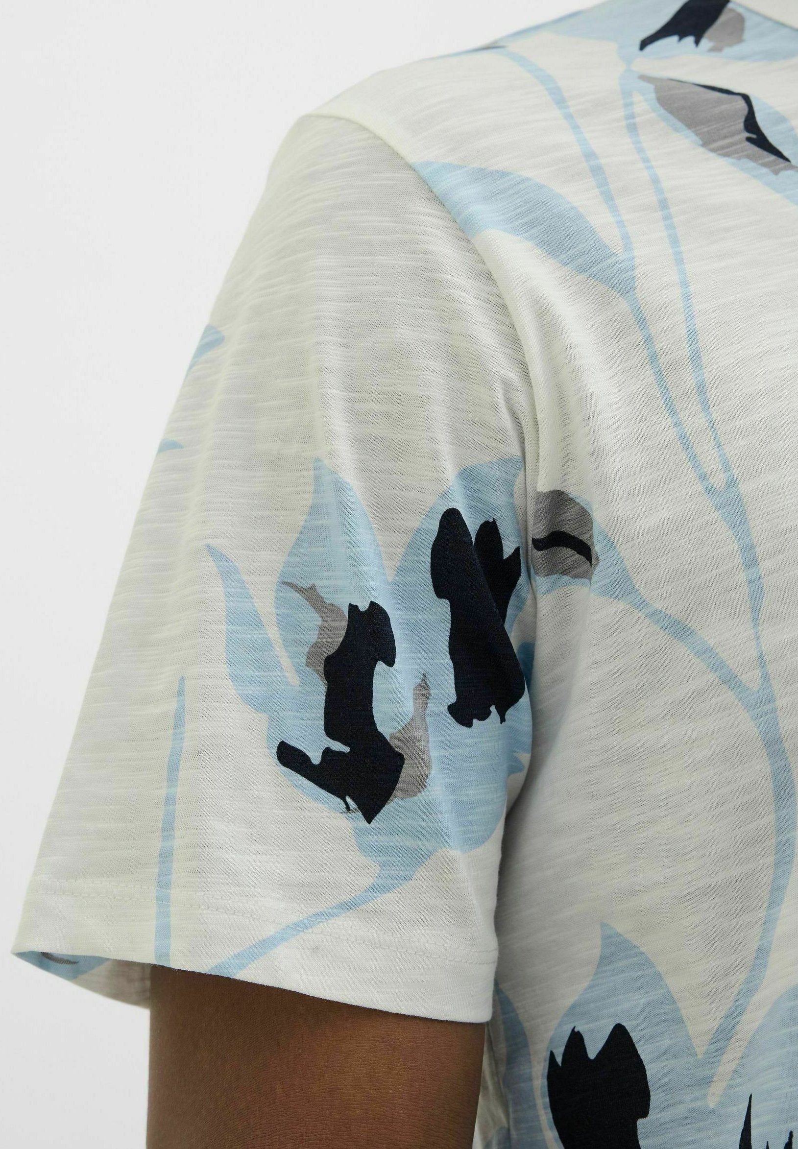 All Over Print - Print T-shirt - cloud dancer