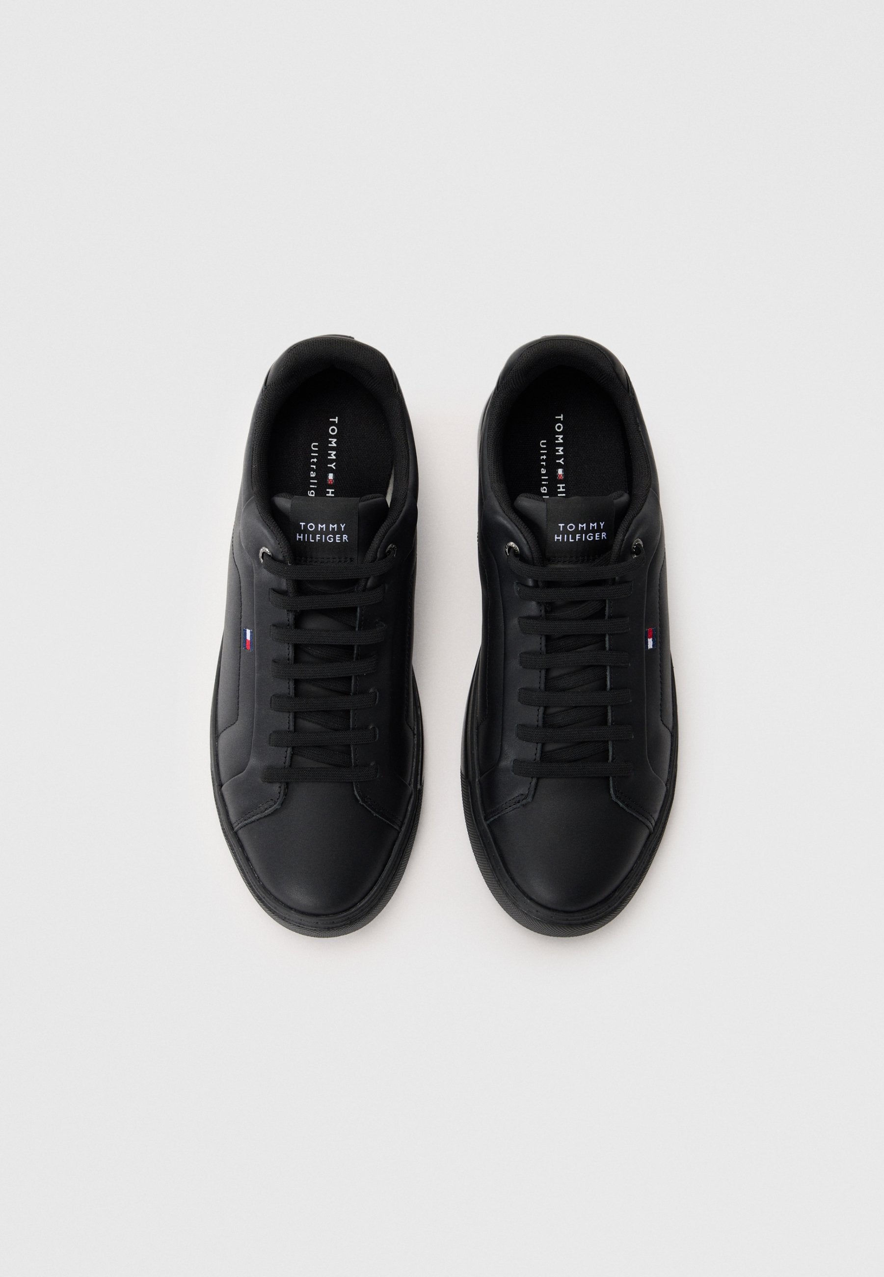 ICON COURT LIGHT ESS - Trainers - black
