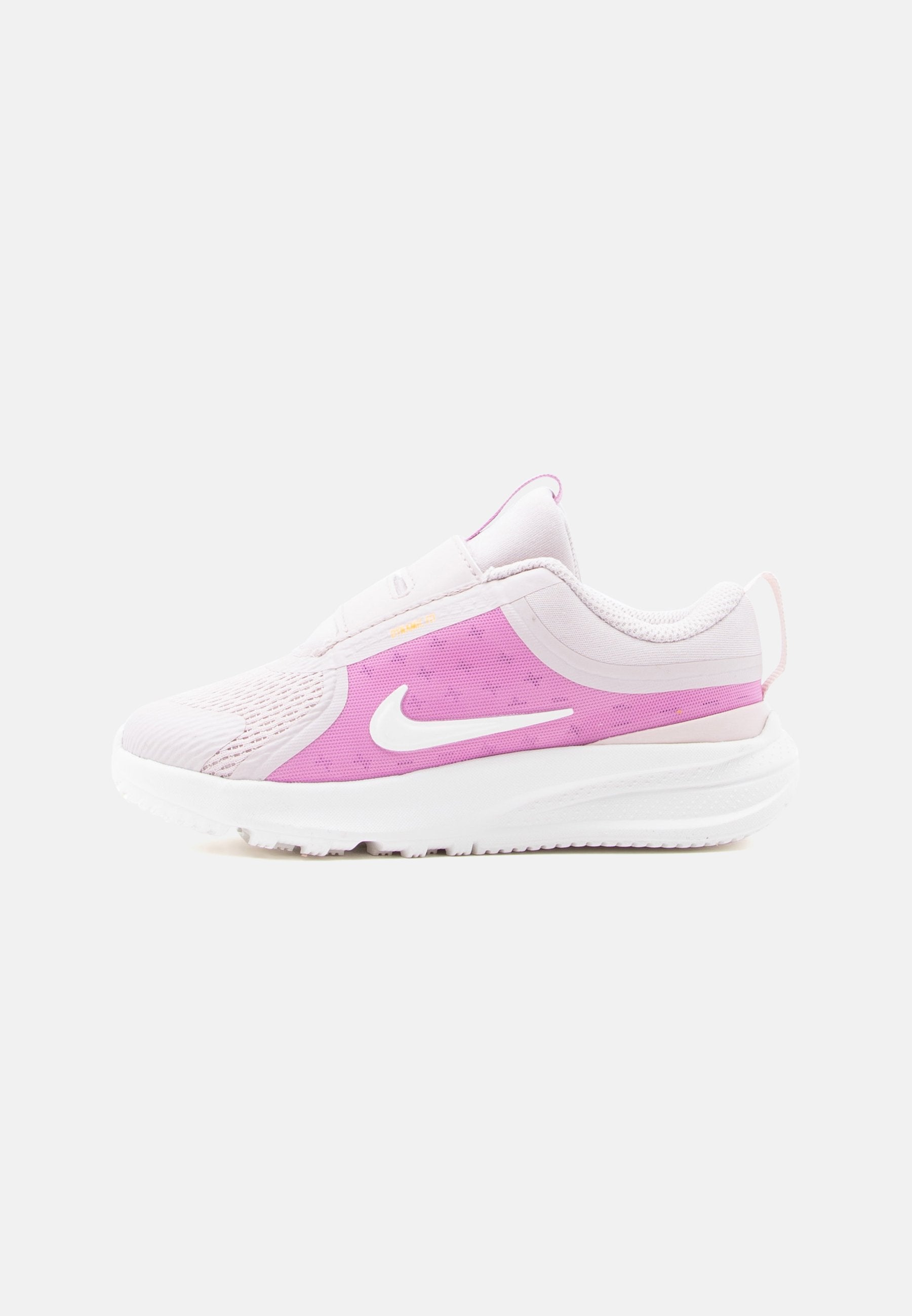 STAR RUNNER 5 - Road running shoes - silt red/sail/light magenta/laser orange