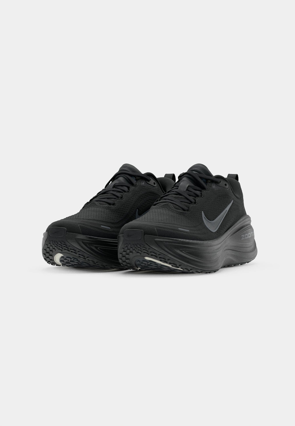VOMERO PLUS - Road running shoes - black/dark smoke grey/metallic dark grey/cool grey