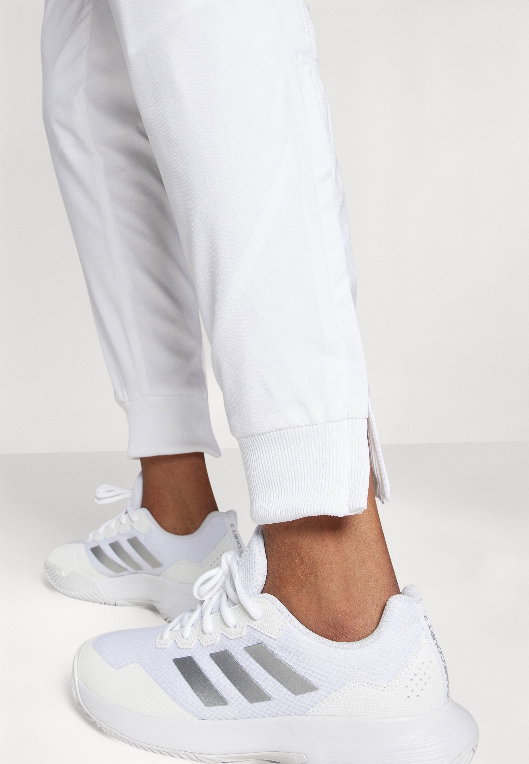 WALK ON PANT - Tracksuit bottoms - white