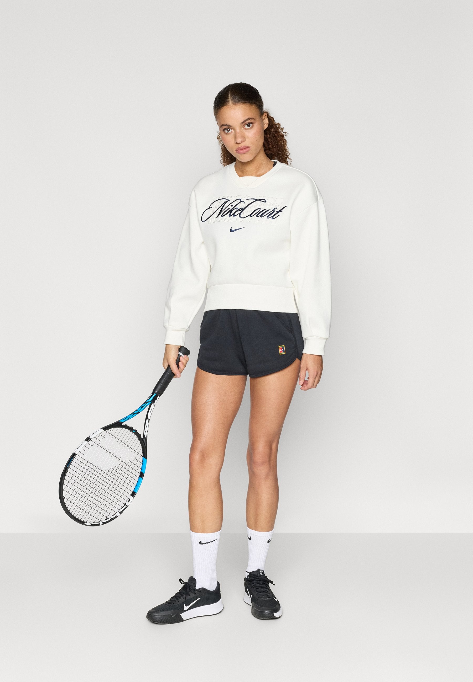 NIKECOURT - Sweatshirt - kirli beyaz/lacivert