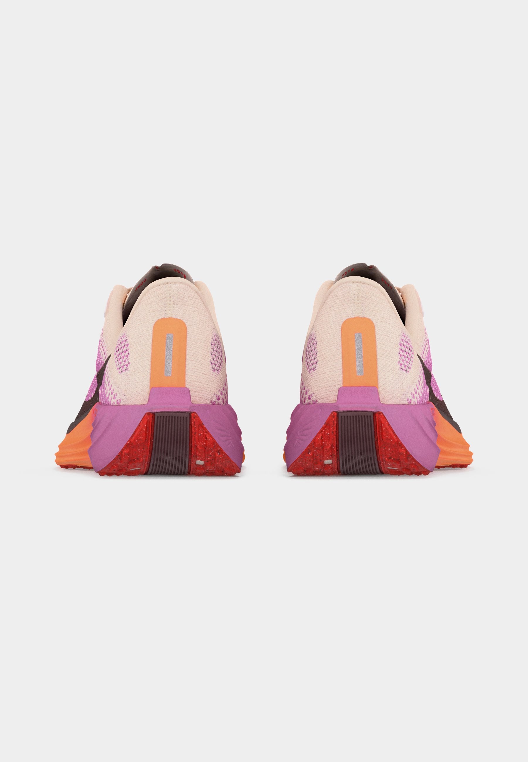 PEGASUS PLUS - Road running shoes - chalk/tattoo/light magenta/bright crimson/orange pulse