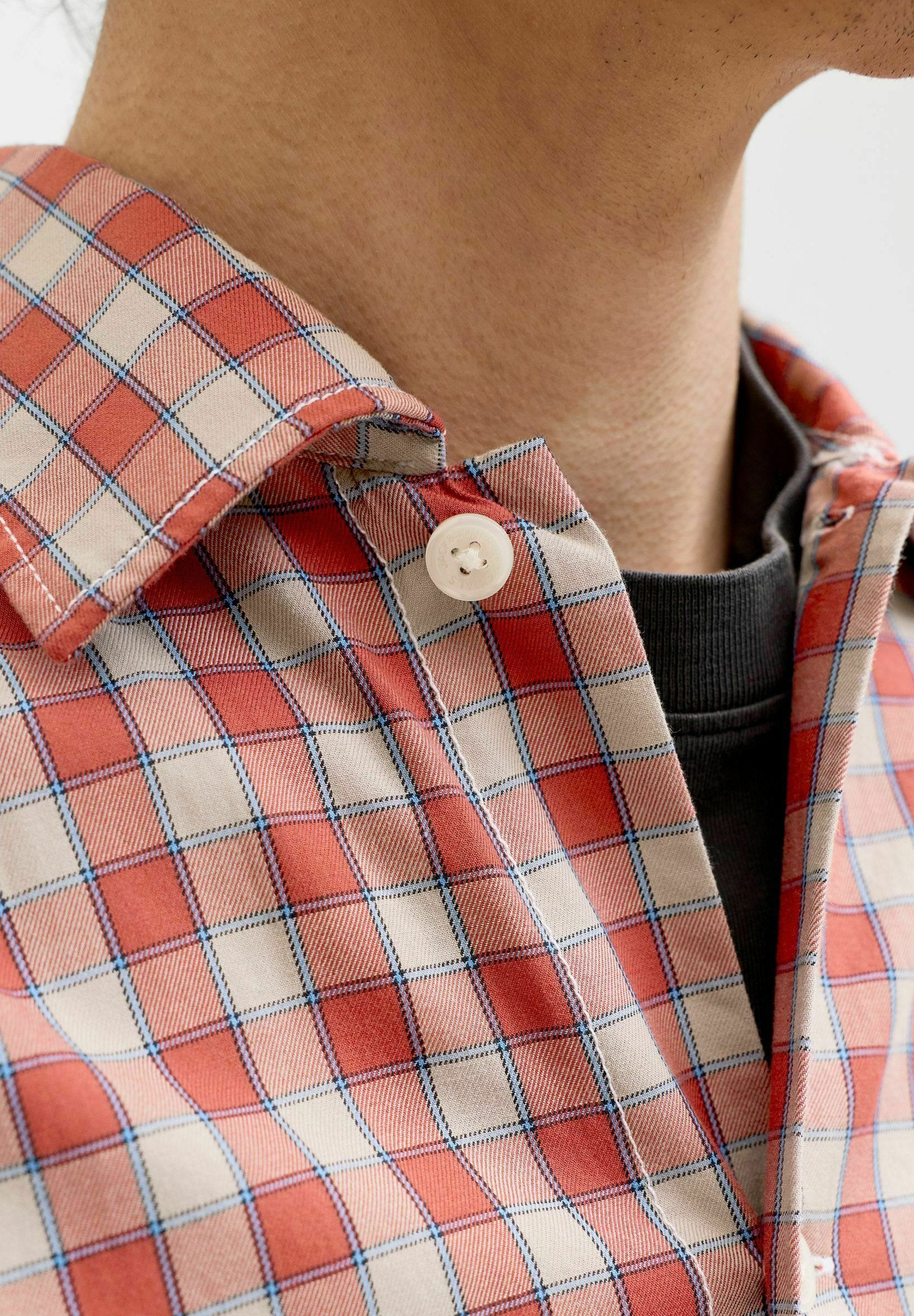 Shirt - barn red