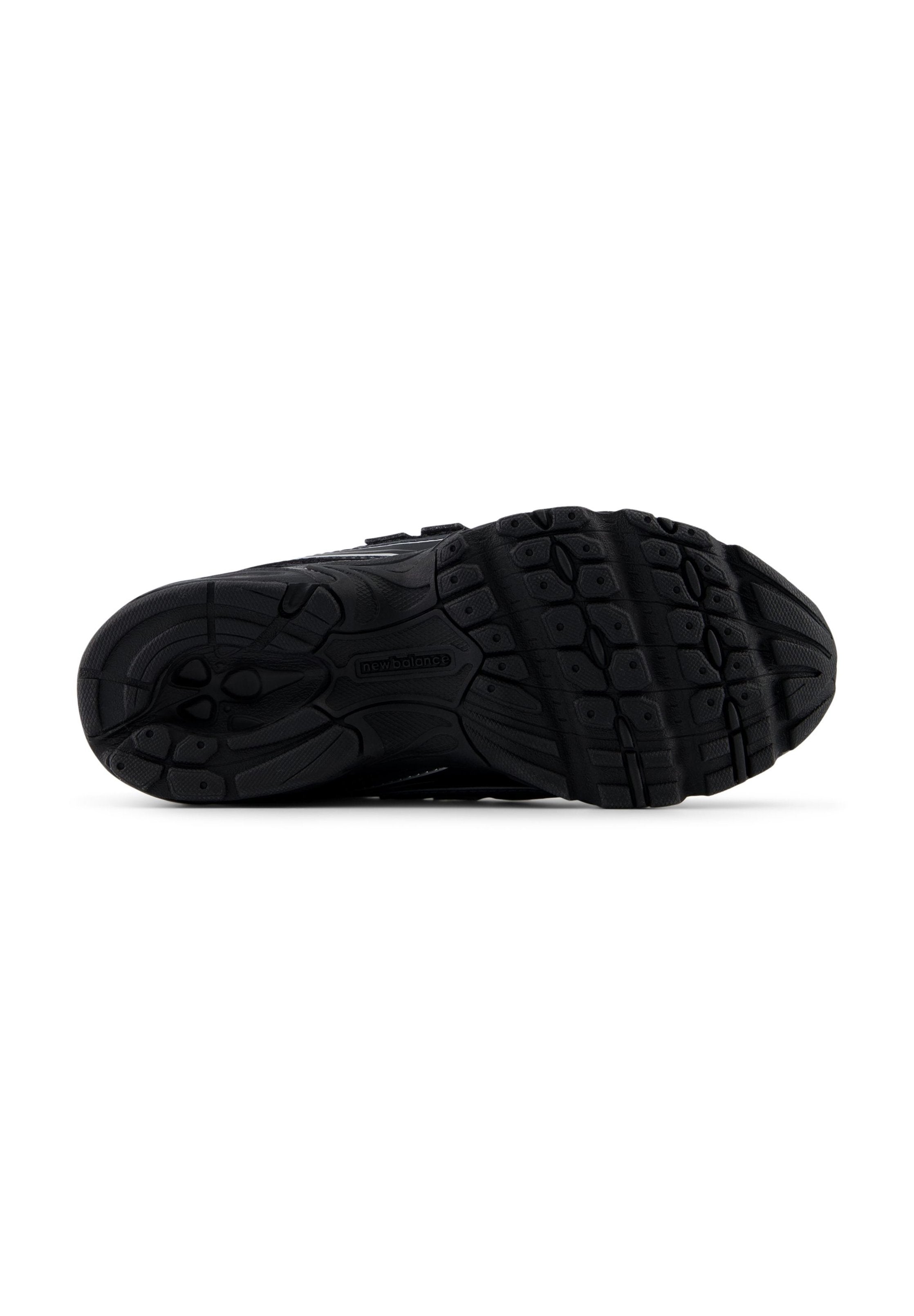 740 - Trainers - black