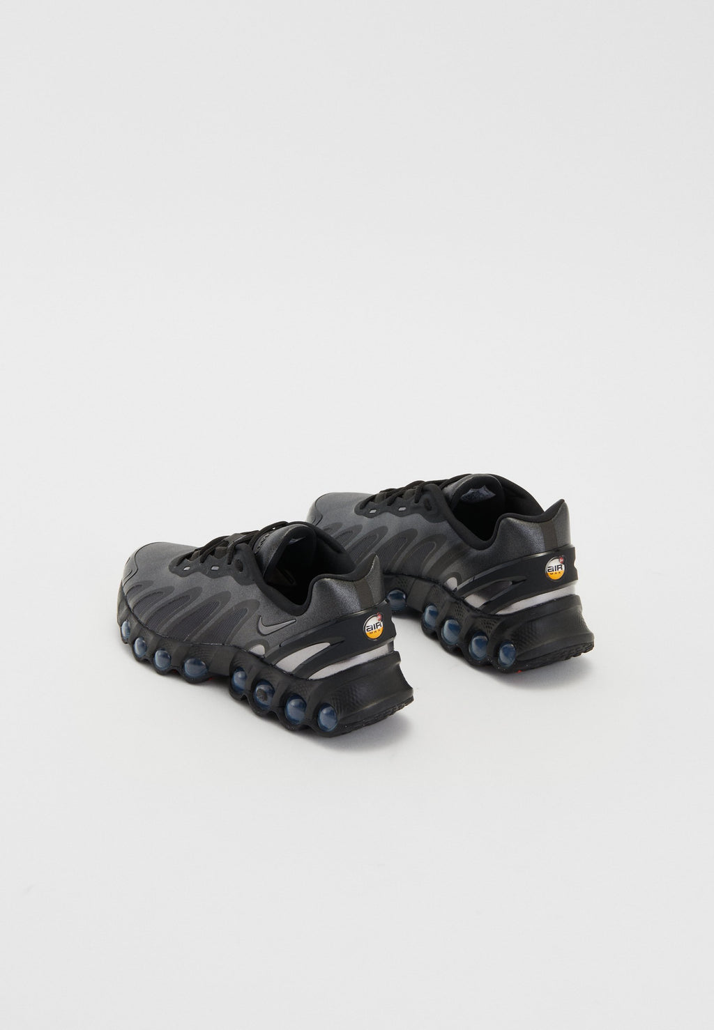 AIR MAX DN8 - Baskets basses - black/metallic dark grey/iron grey