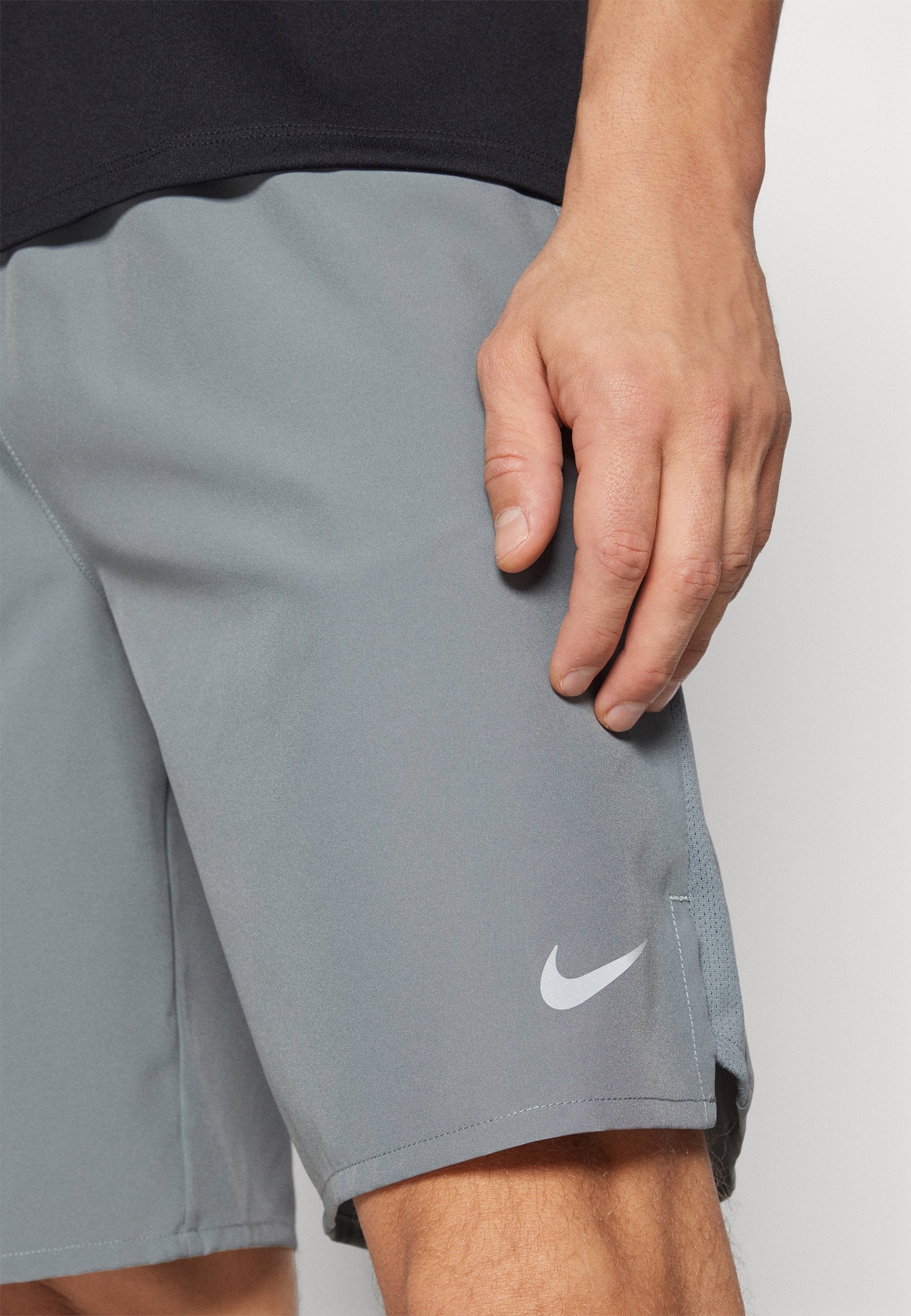 CHALLENGER SHORT - Sports shorts - smoke grey/black/reflective silver
