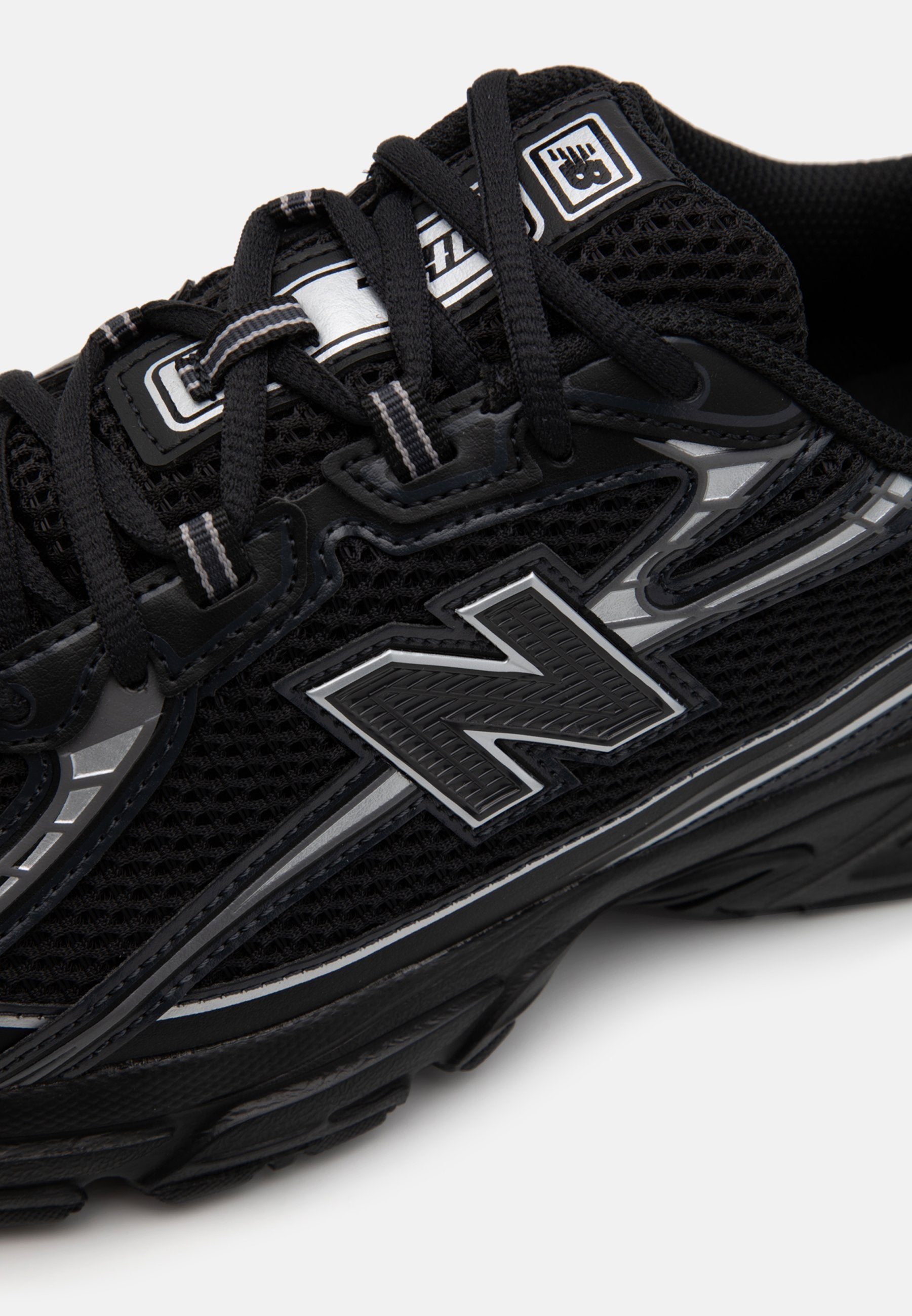 U740 UNISEX - Trainers - black