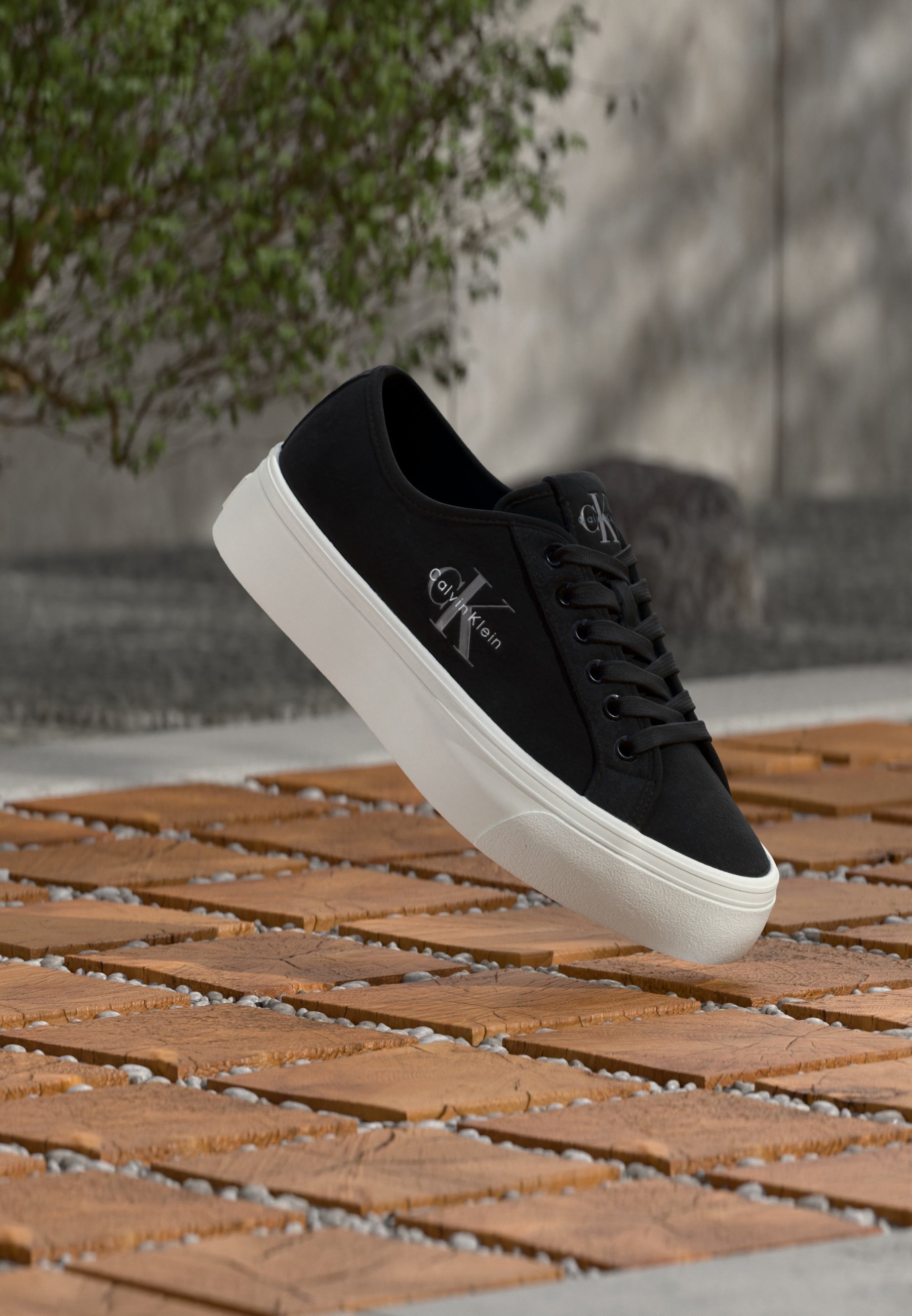 Trainers - black
