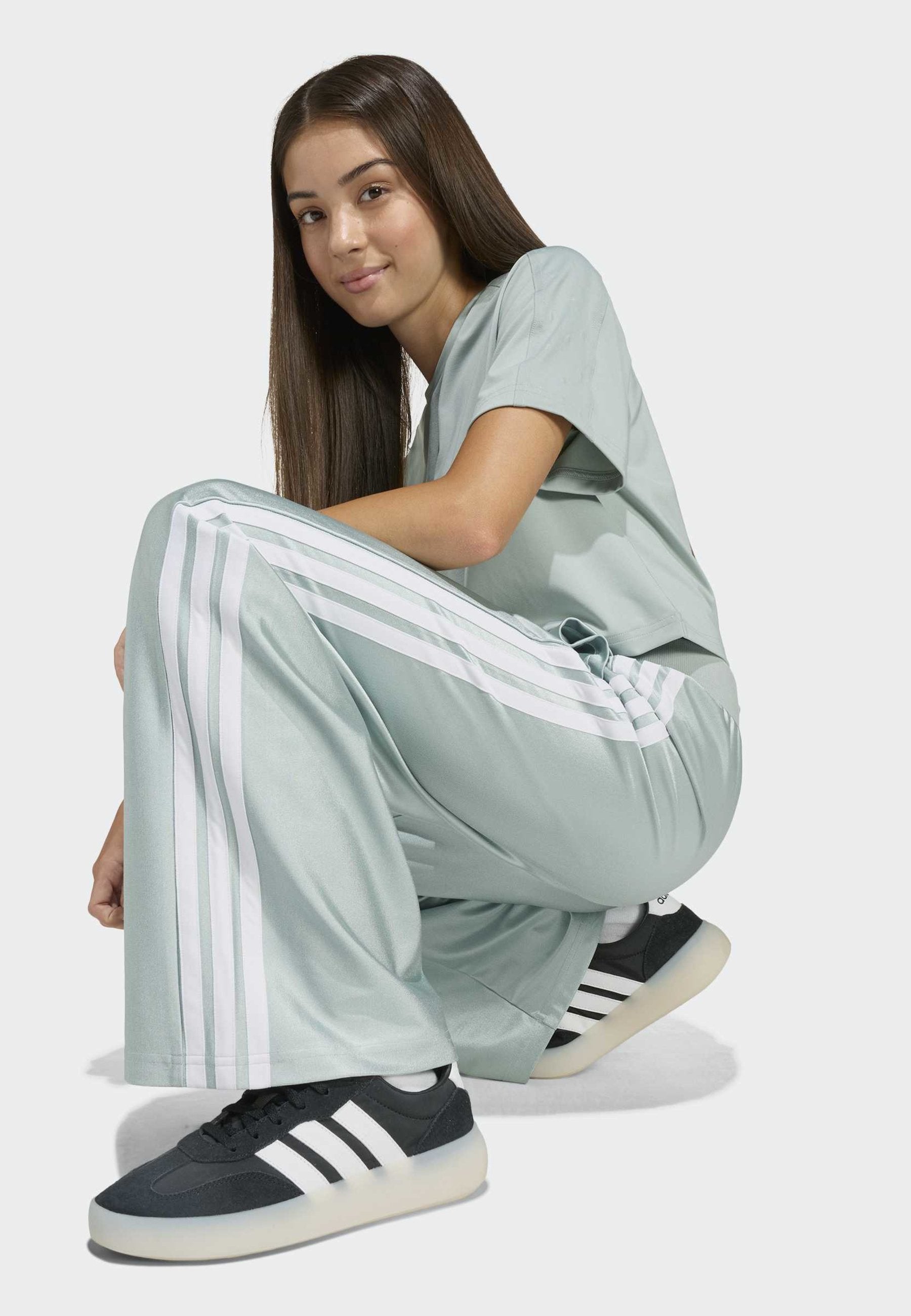 SEASONALS GLAM WIDE LEG PANTS JUNIOR UNISEX - Tracksuit bottoms - sage/silver met