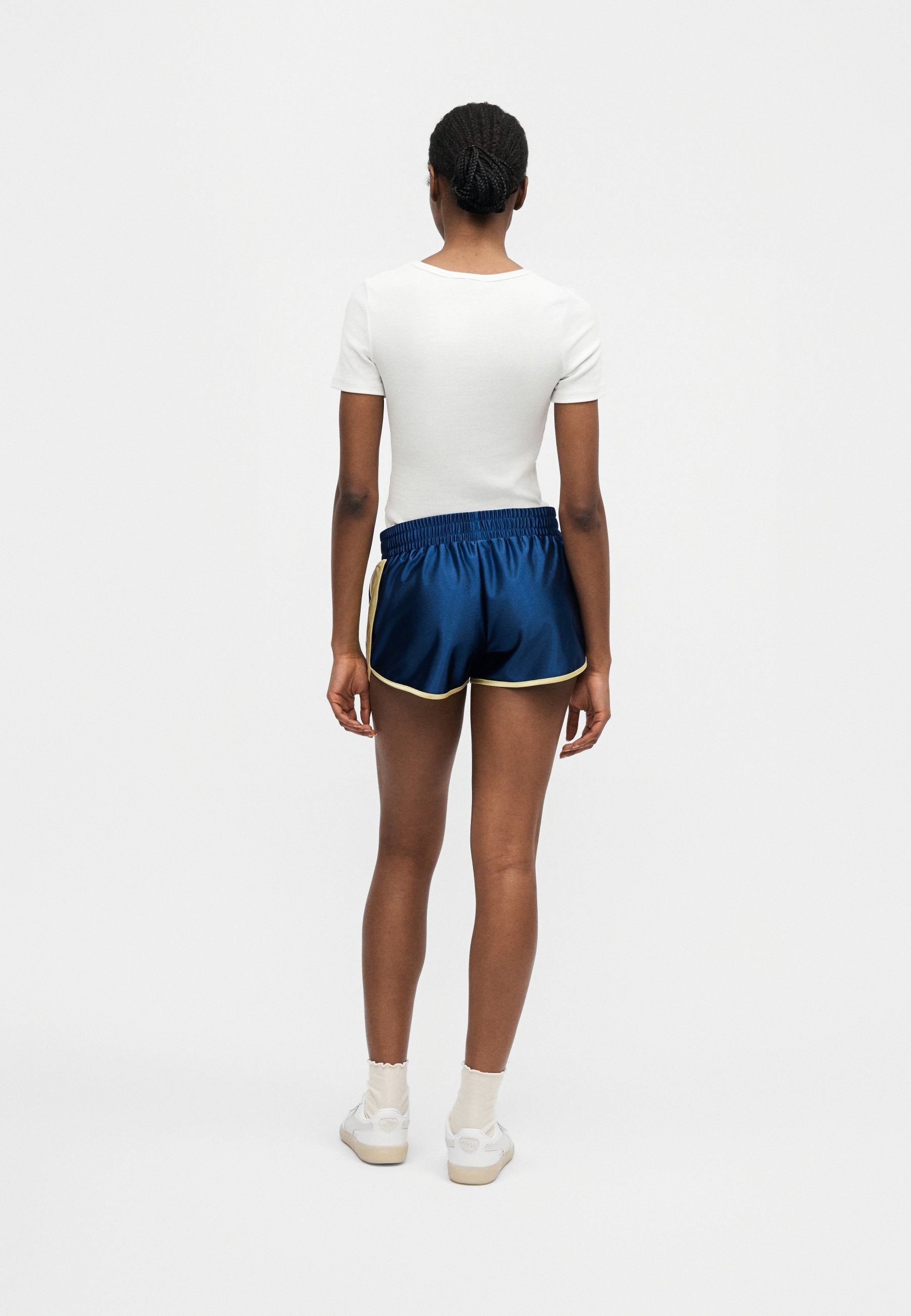 FUTURE ARCHIVE - Shorts - blue jewel
