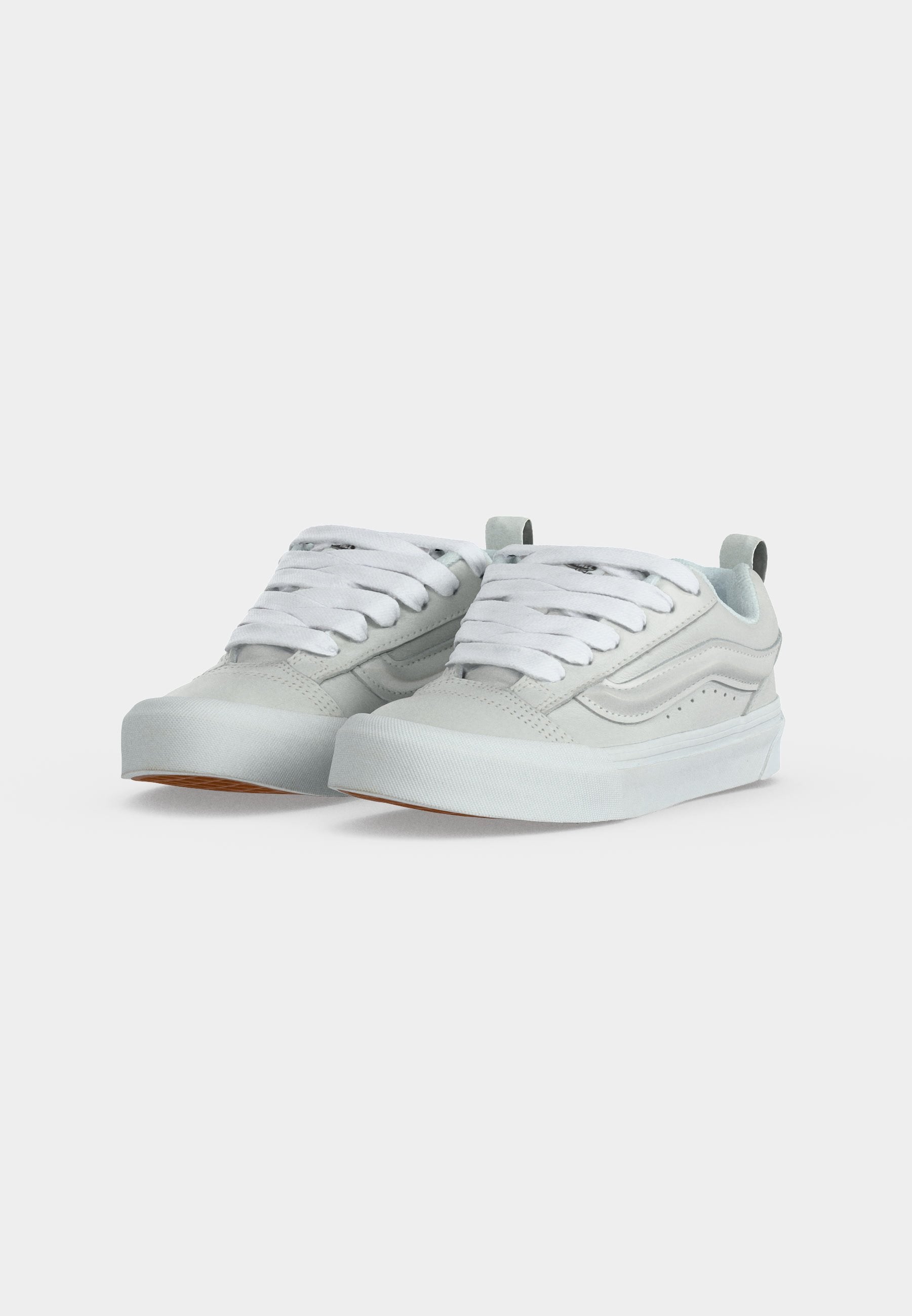 KNU SKOOL UNISEX - Skate shoes - white