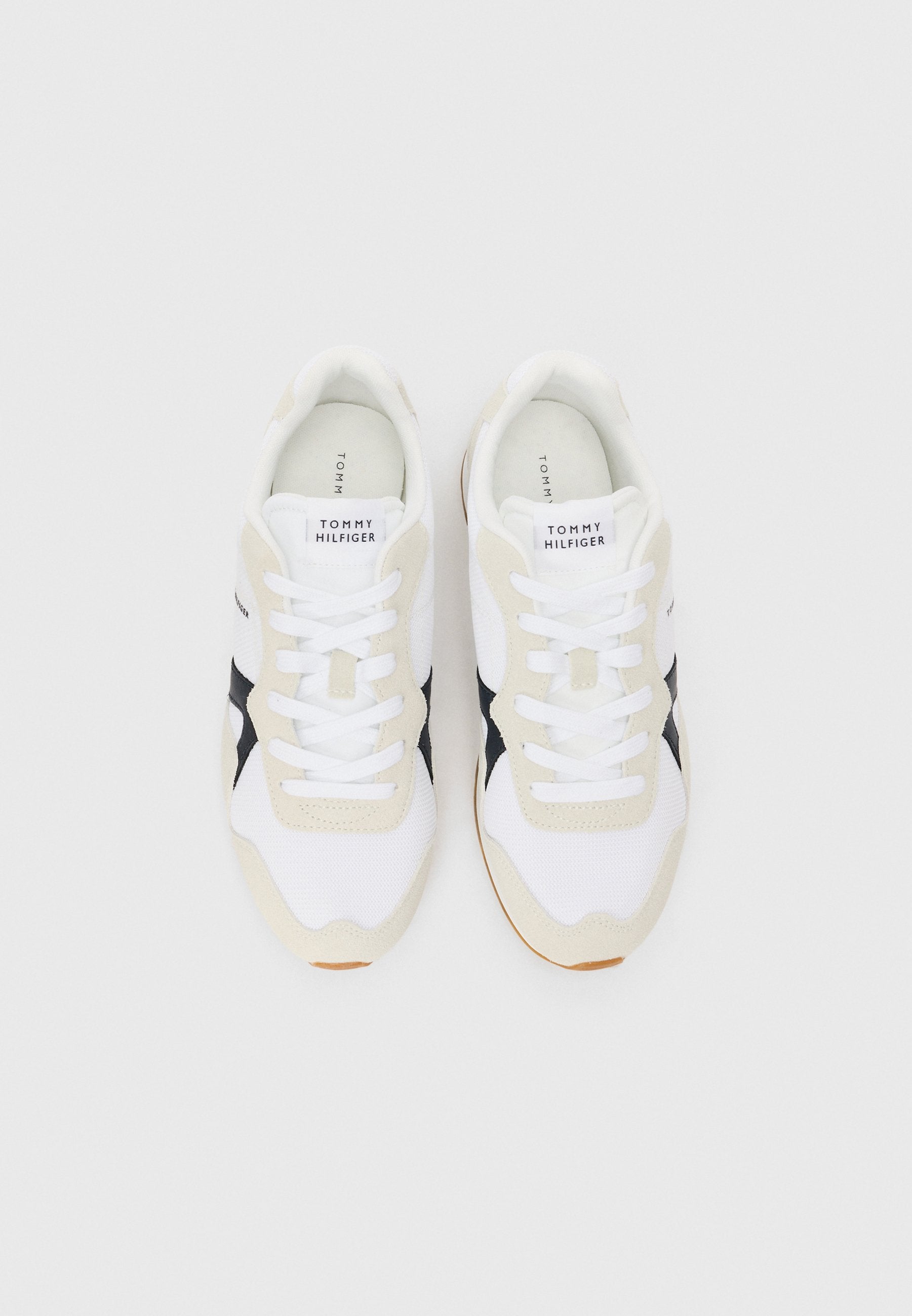 Trainers - white