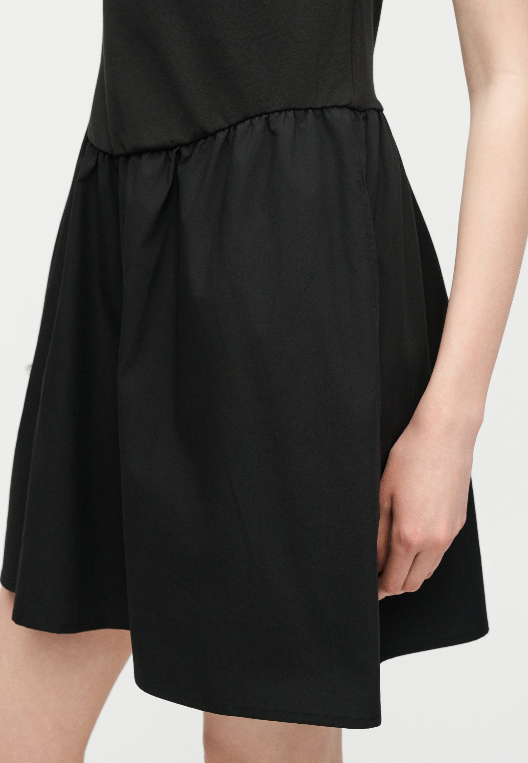 MIXED MEDIA DRESS - Jersey dress - true black