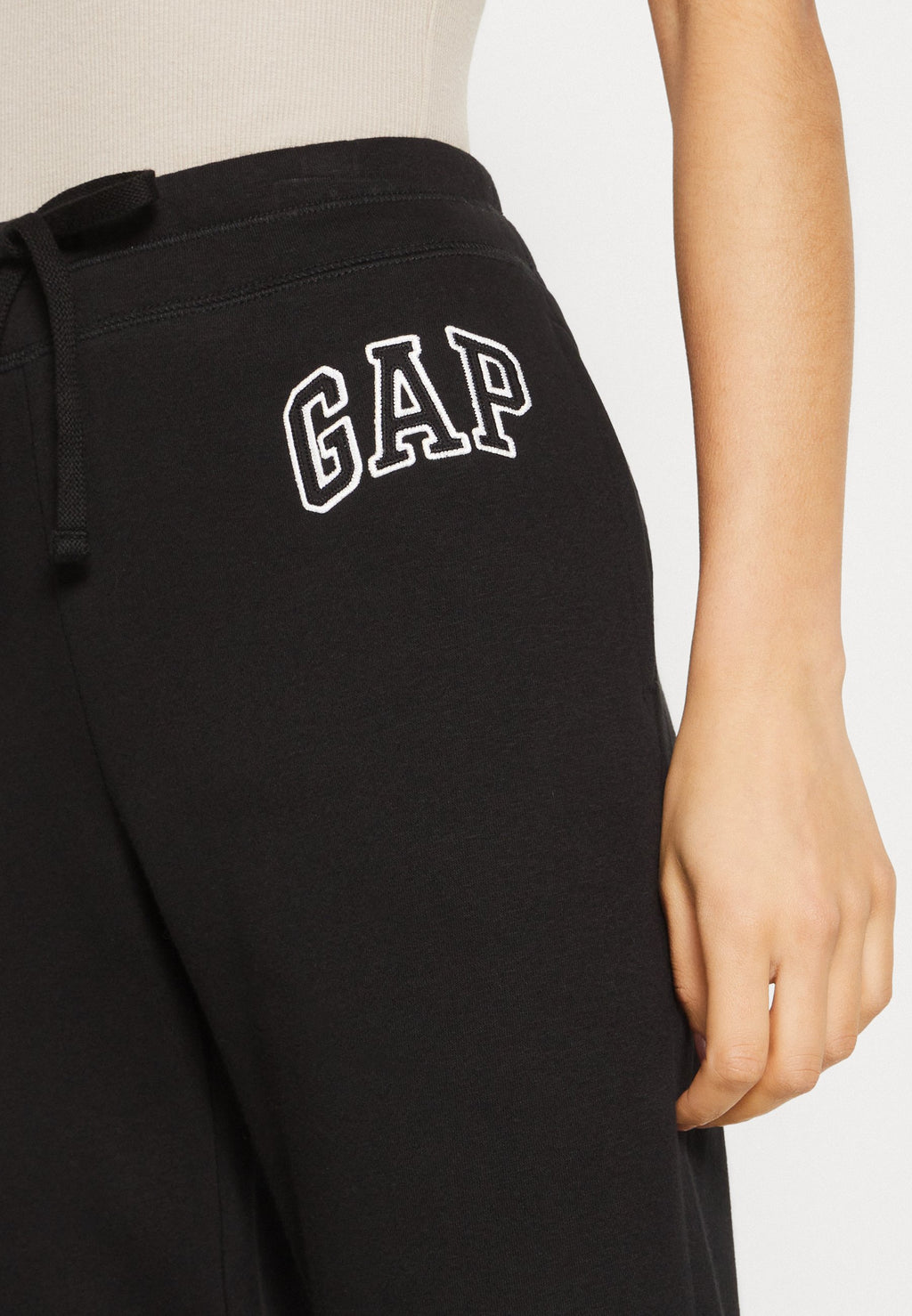 HERITAGE JOGGER - Tracksuit bottoms - true black