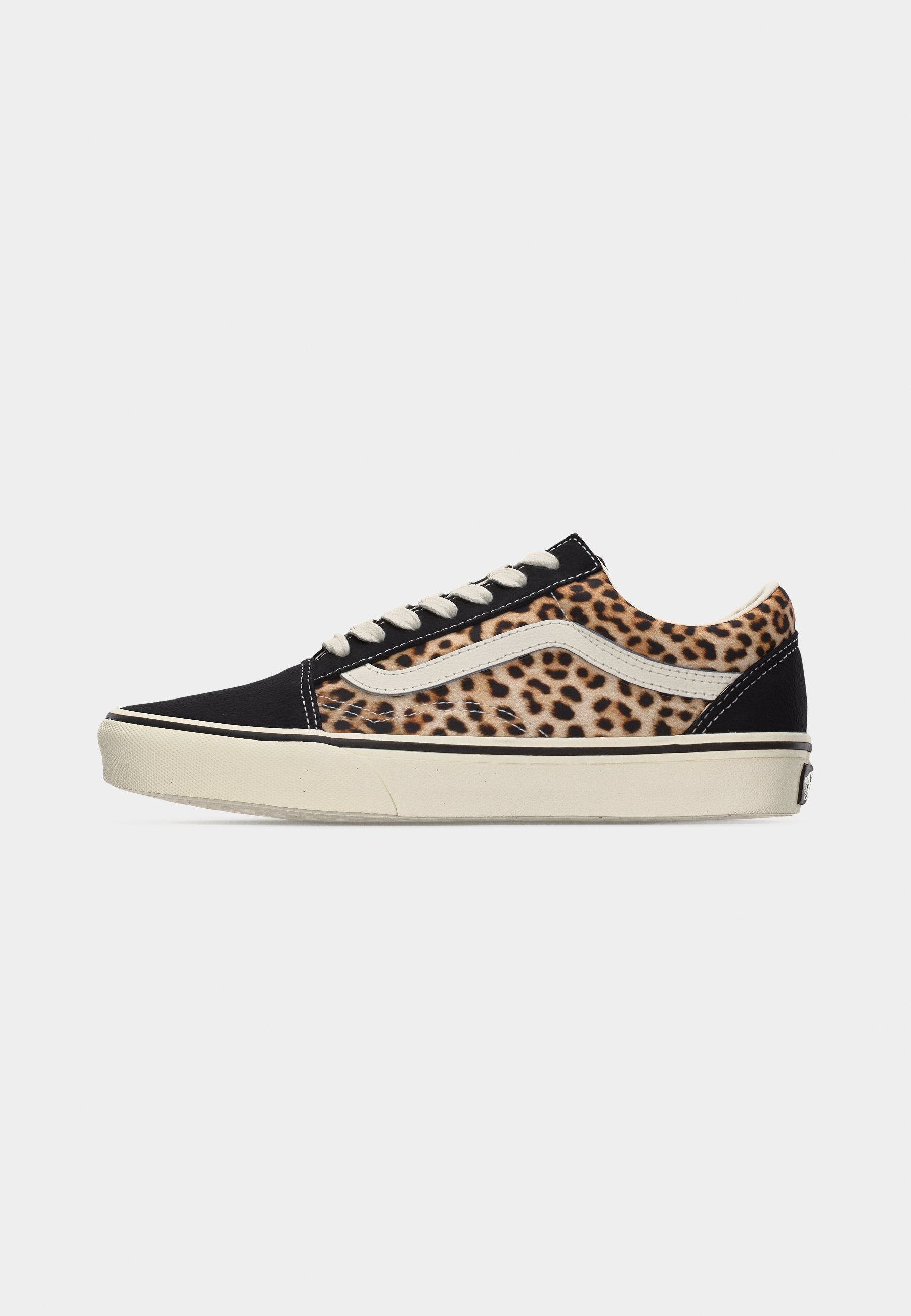 OLD SKOOL - Skate shoes - black