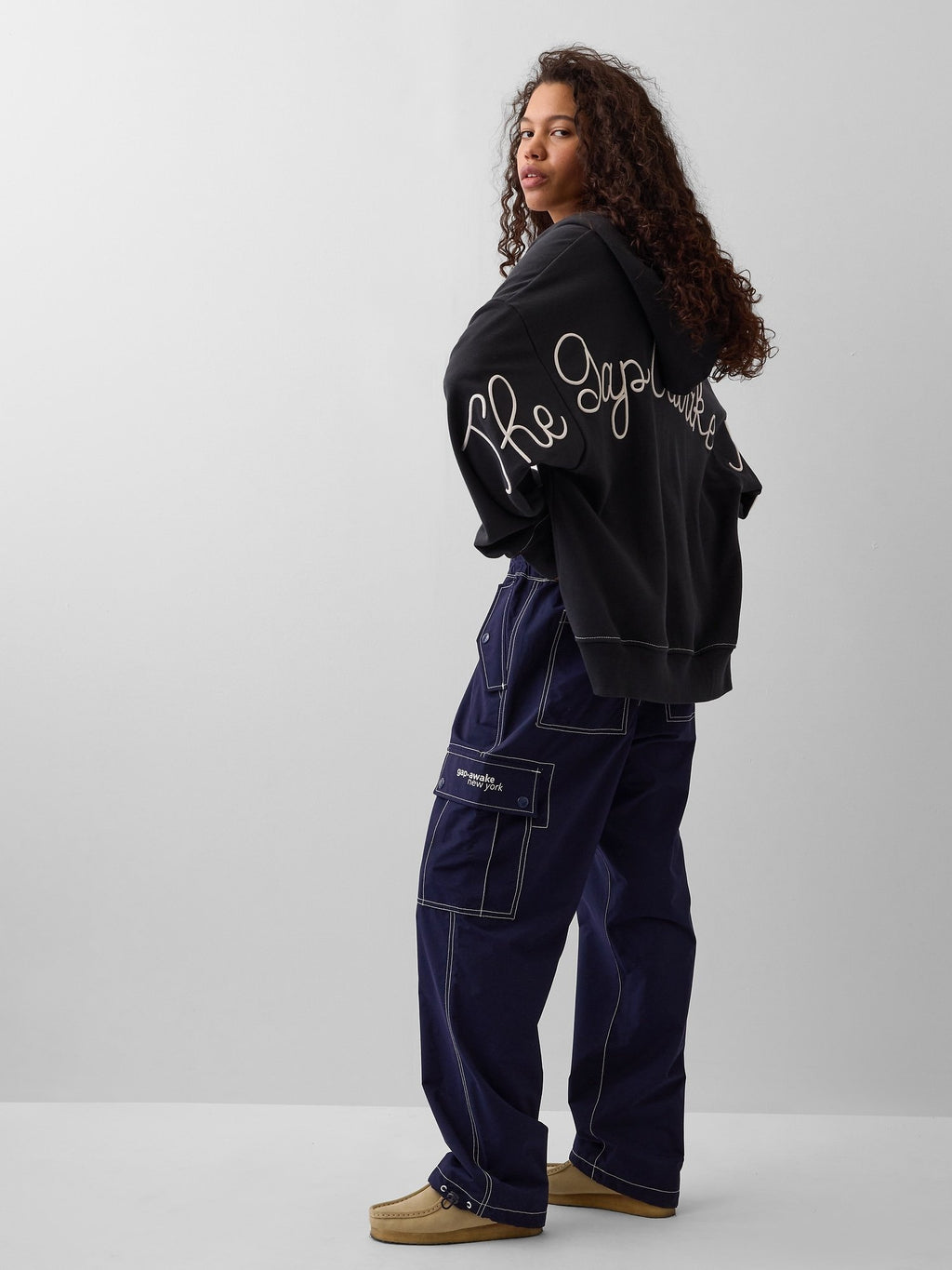 GAP AWAKE NY CARGO BAGGY JOGGERS - Cargo trousers - navy uniform