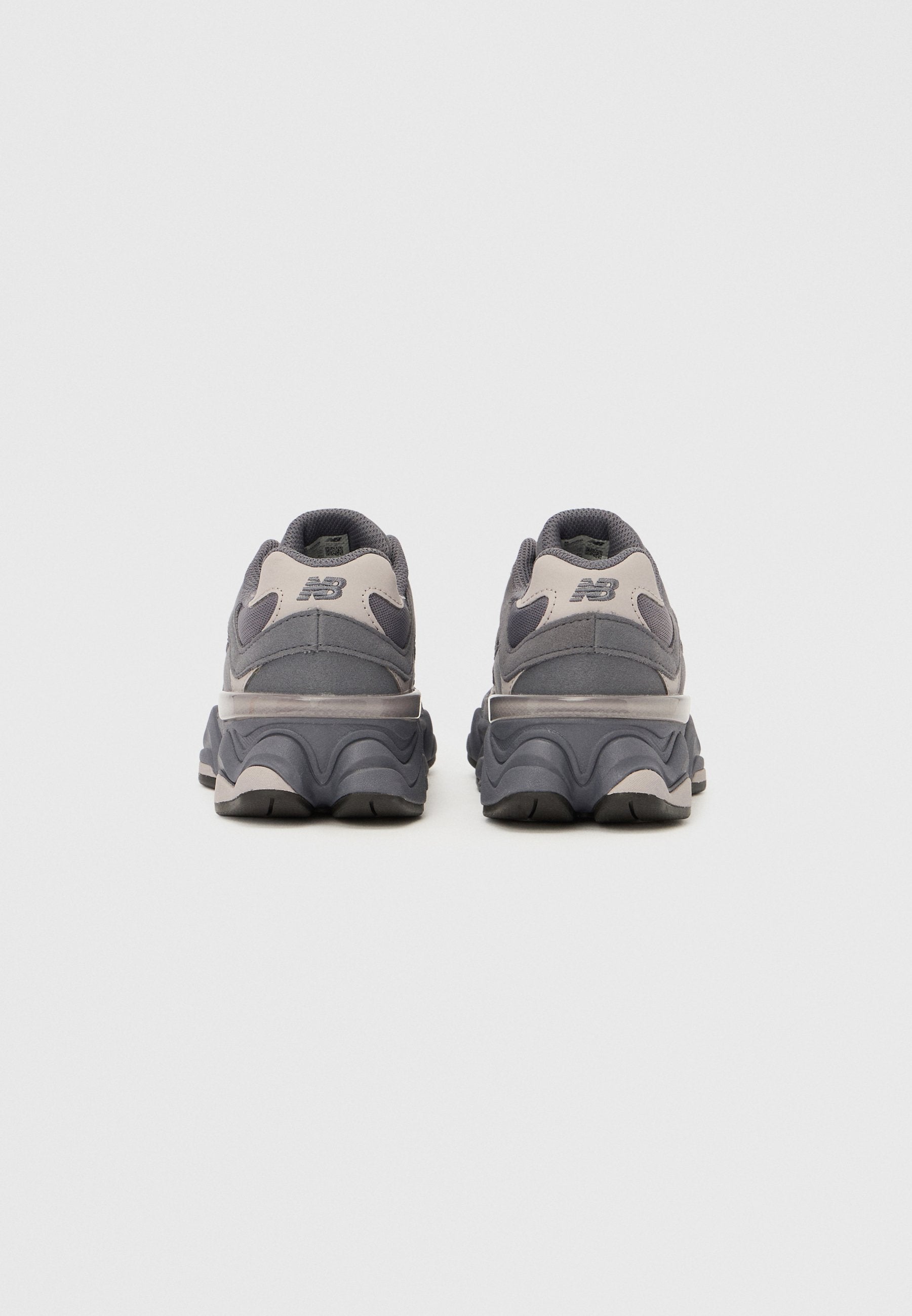 9060 UNISEX - Baskets basses - neptune grey/truffle salt