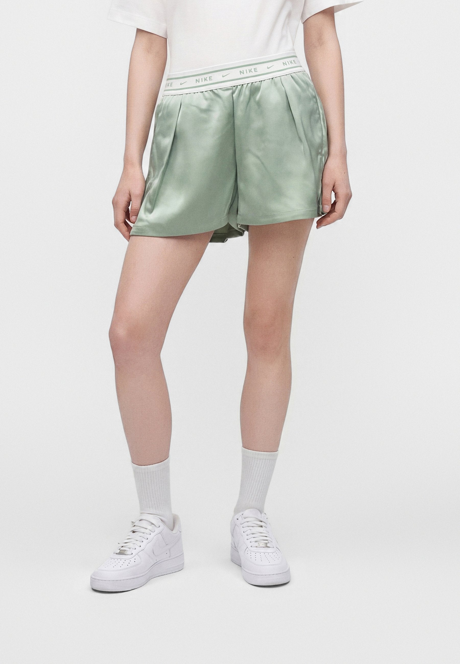 Shorts - steam/sail