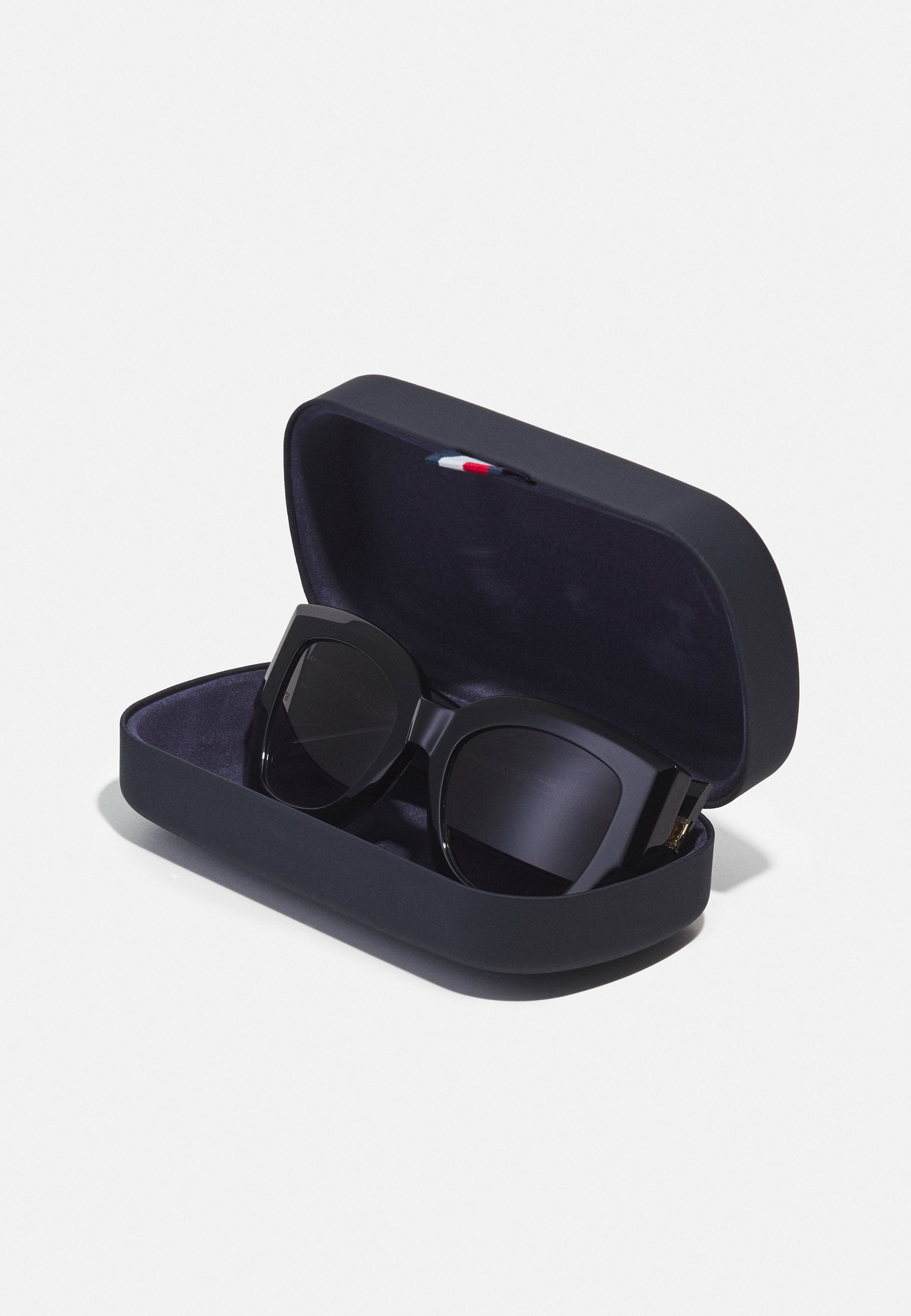 Sunglasses - black