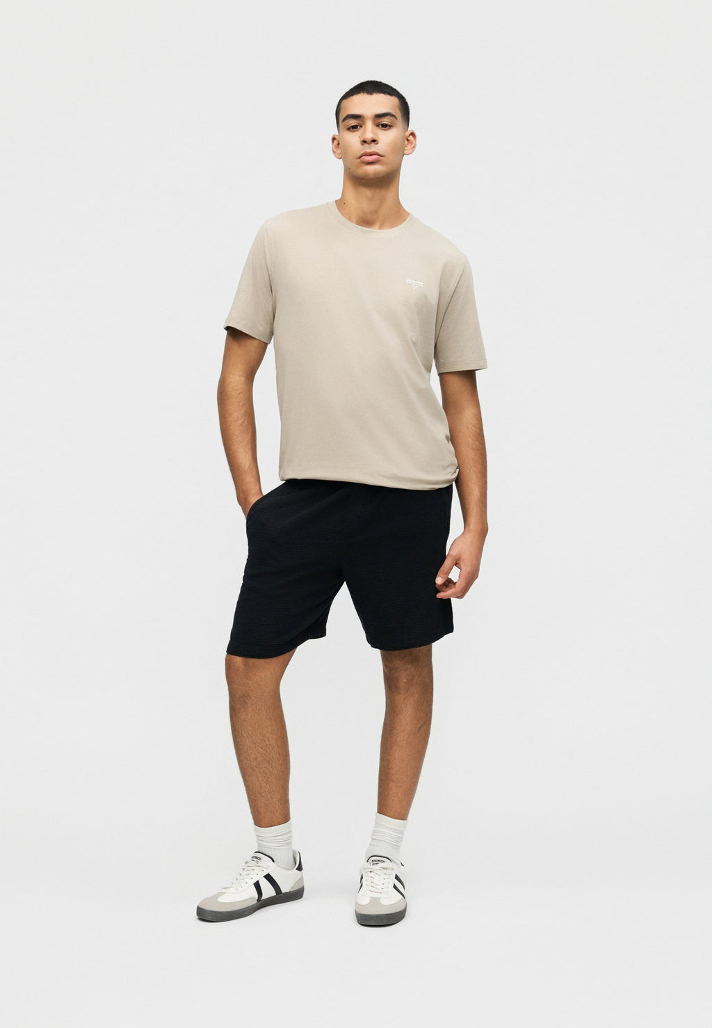 Relaxed Fit - Shorts - black
