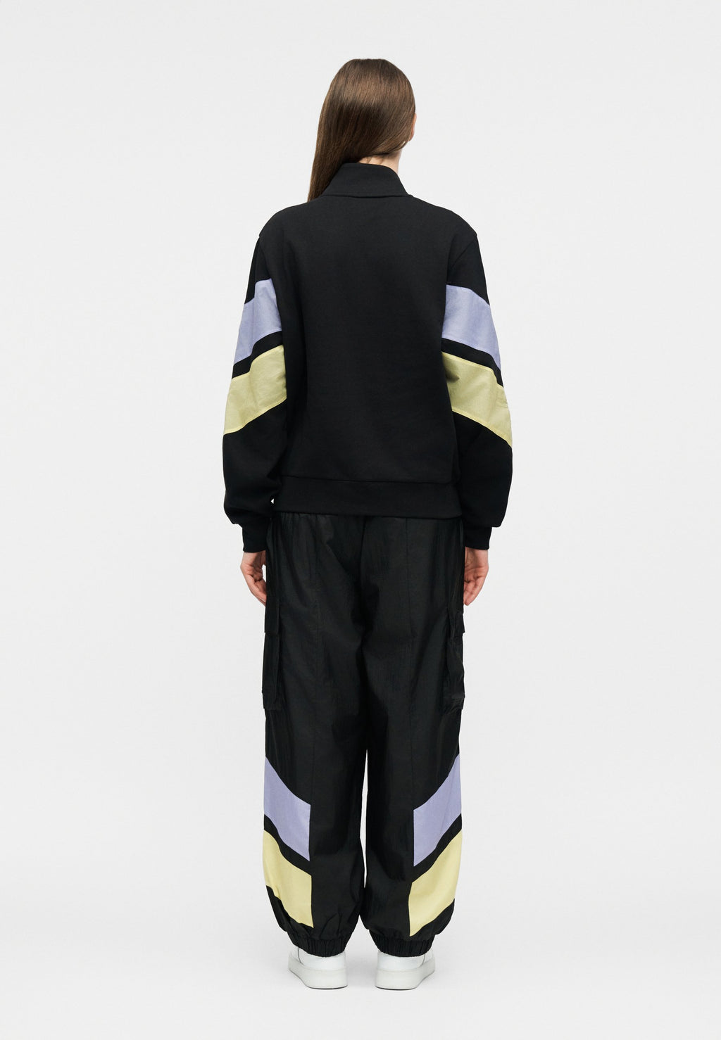 Zip-up sweatshirt - black