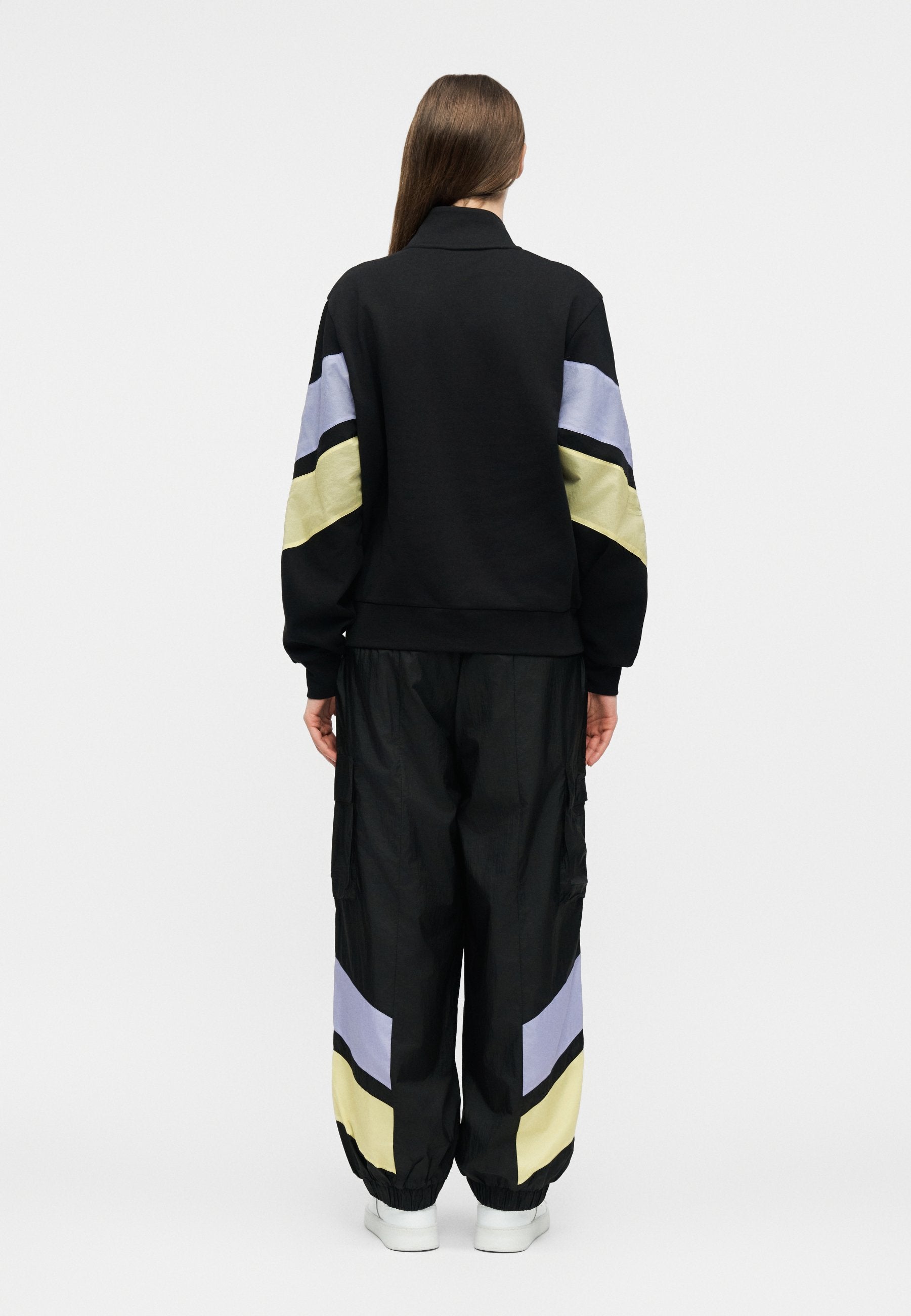 Zip-up sweatshirt - black