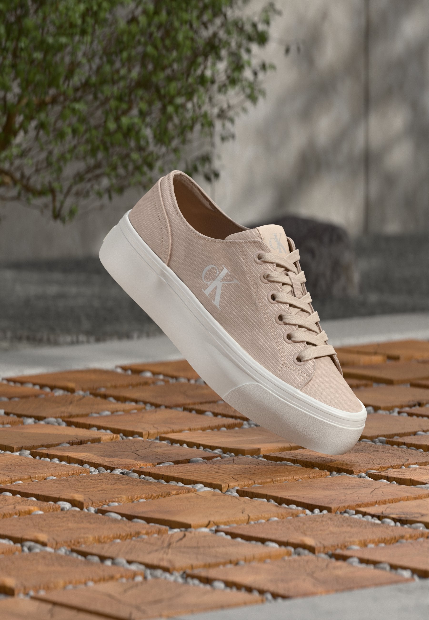 Trainers - whisper pink