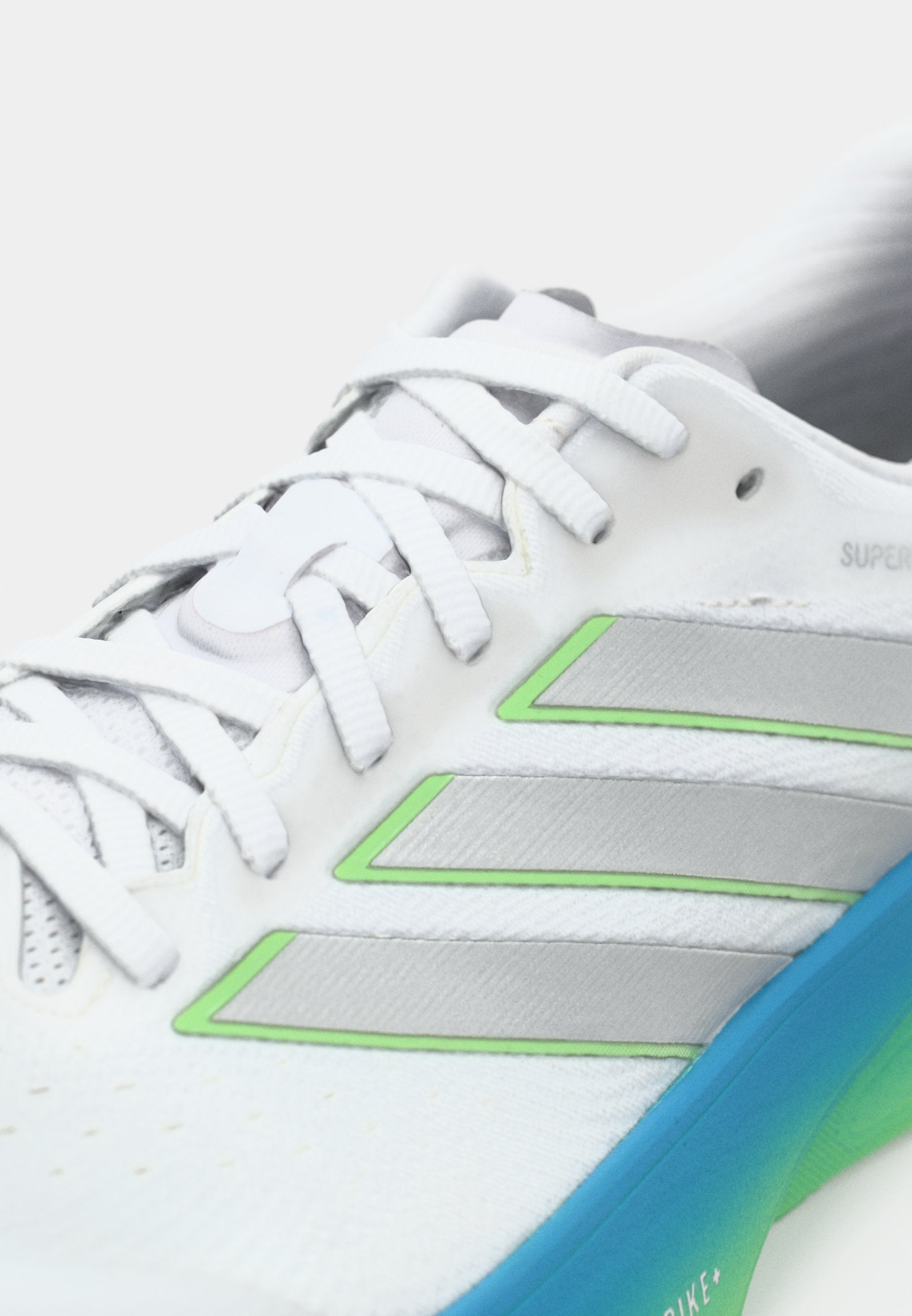 SUPERNOVA RISE 3 M - Road running shoes - cloud white/silver-coloured metallic/semi blue burst