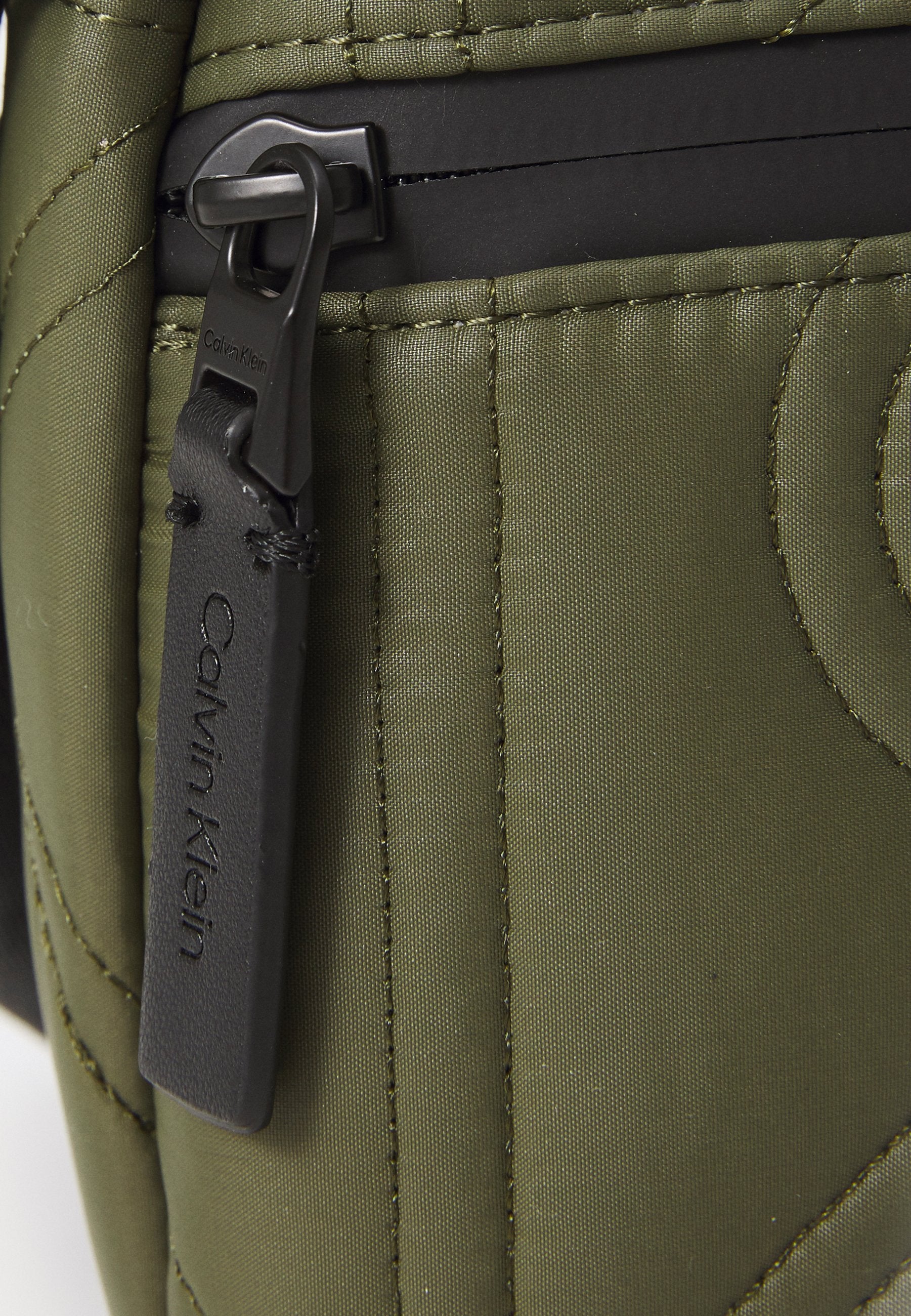 Cross body bag - thyme