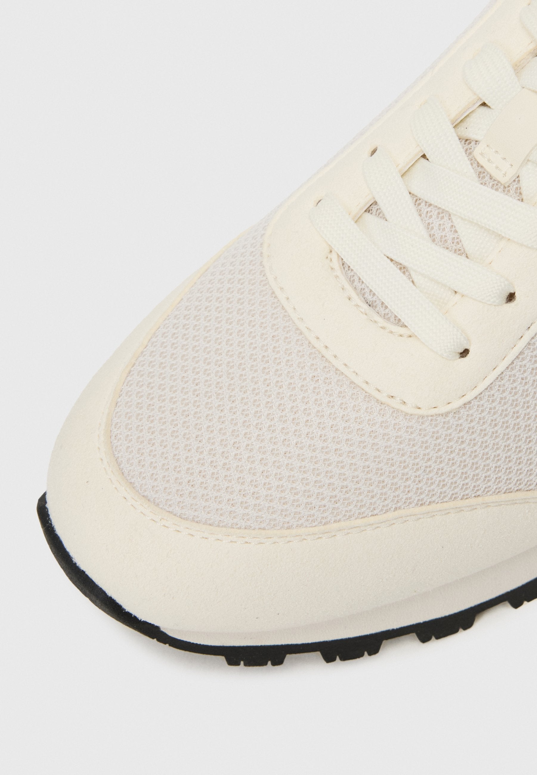 Trainers - off-white/black