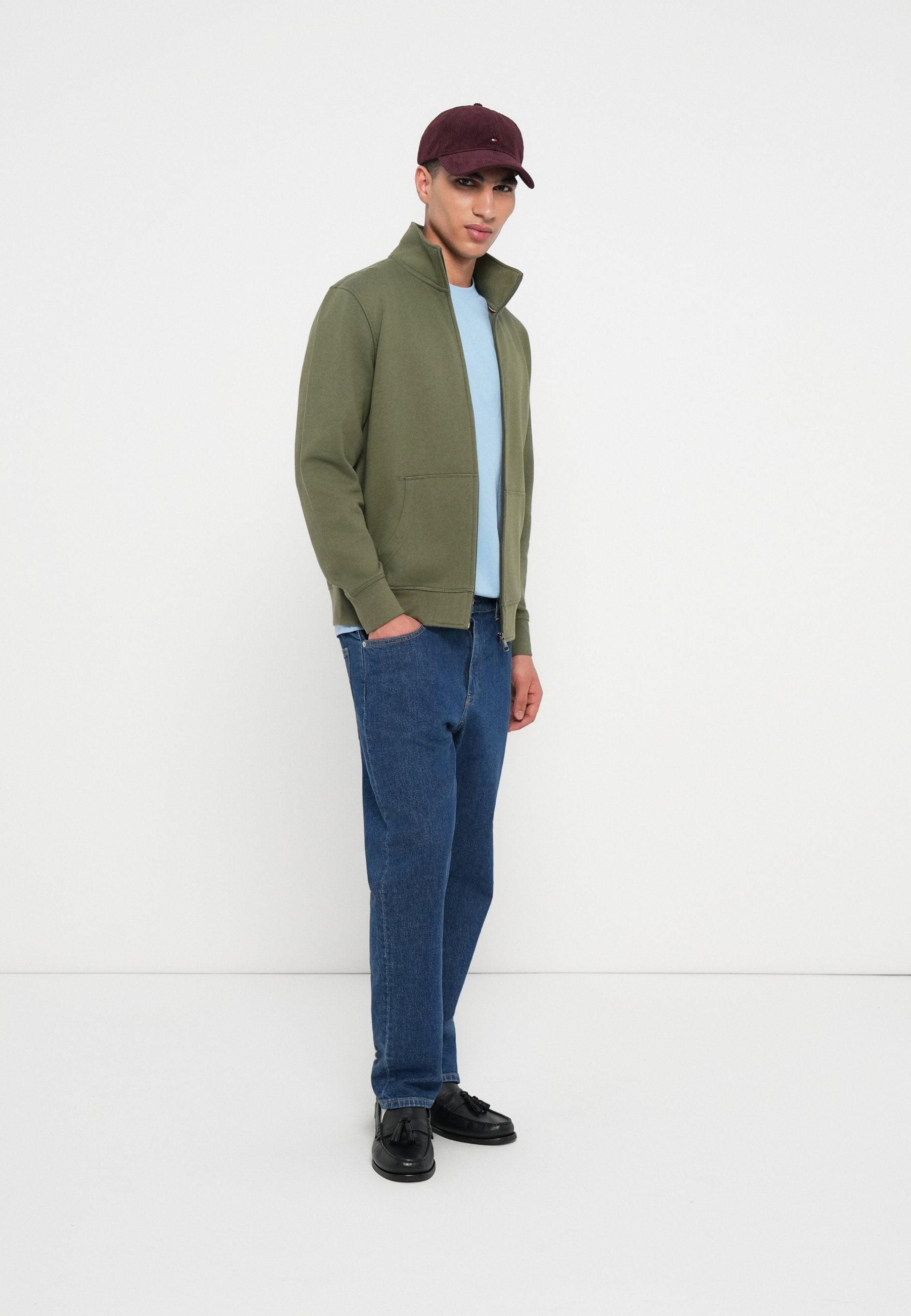 STAND-UP COLLAR ZIP-THRU FLEECE SWEATSHIRT - Zip-up sweatshirt - battle green