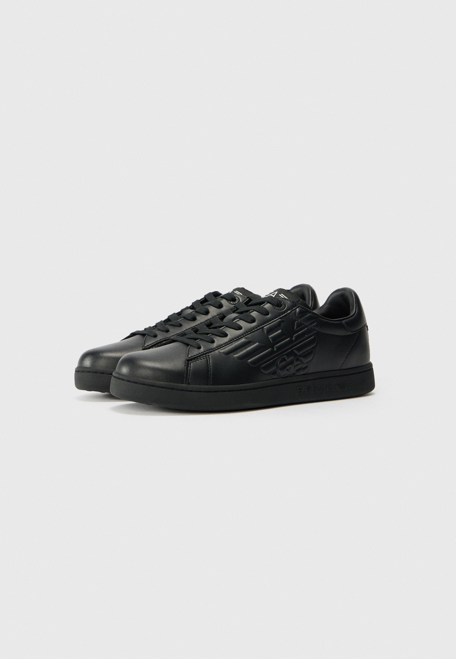 Trainers - triple black