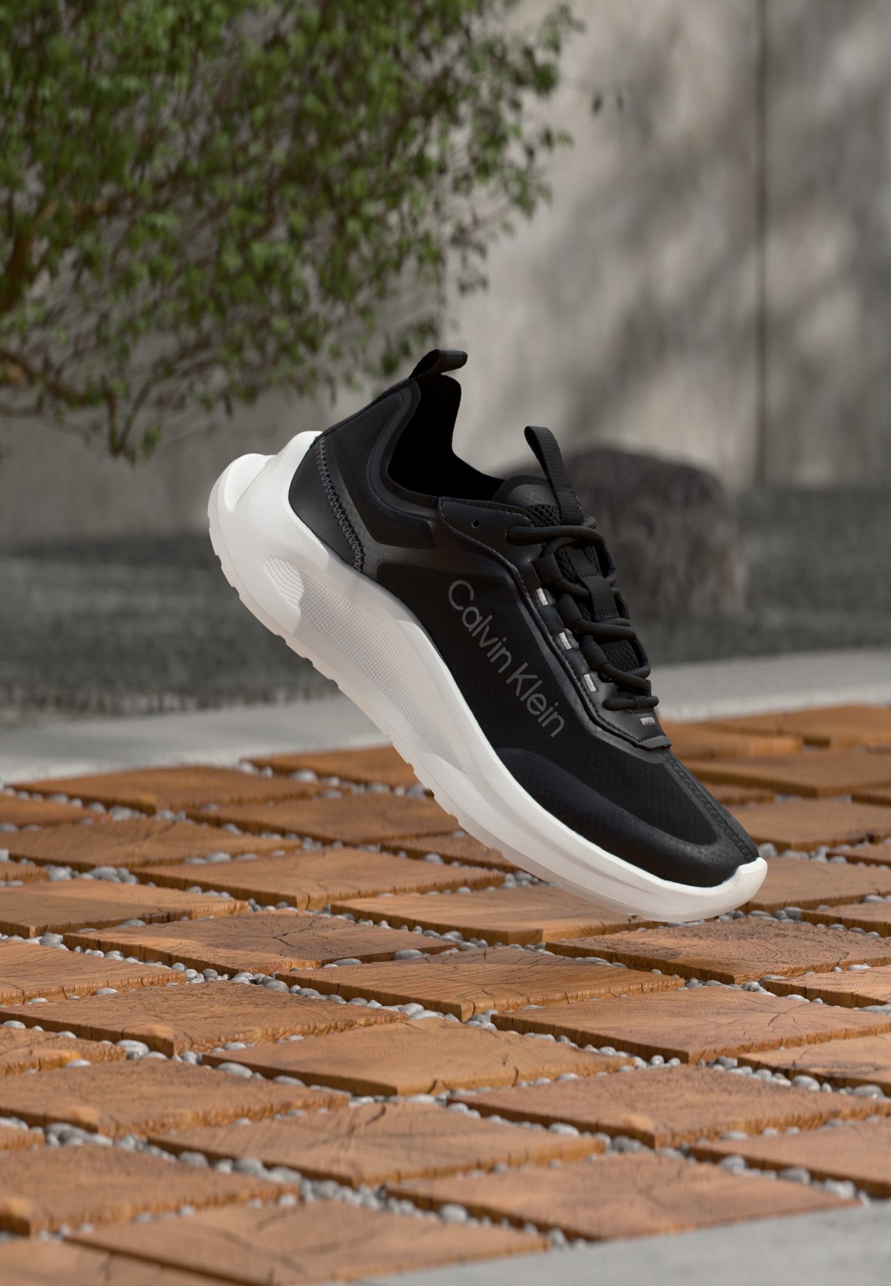 LIGHT RUN - Trainers - black/bright white