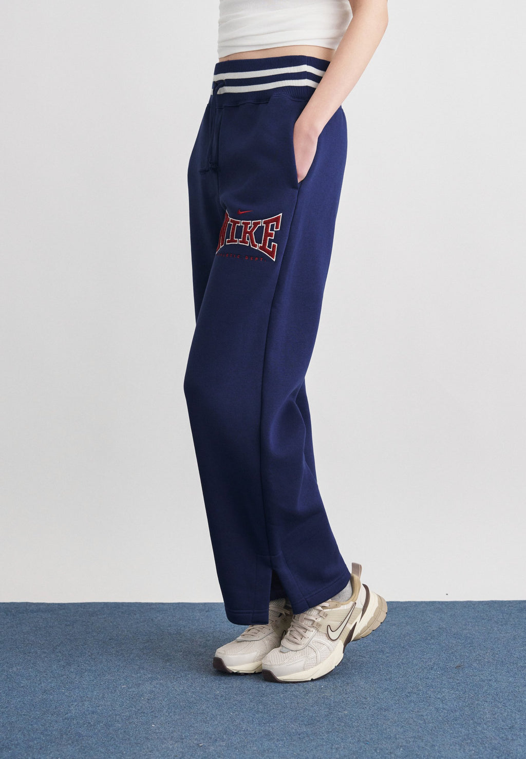 Tracksuit bottoms - midnight navy/team crimson
